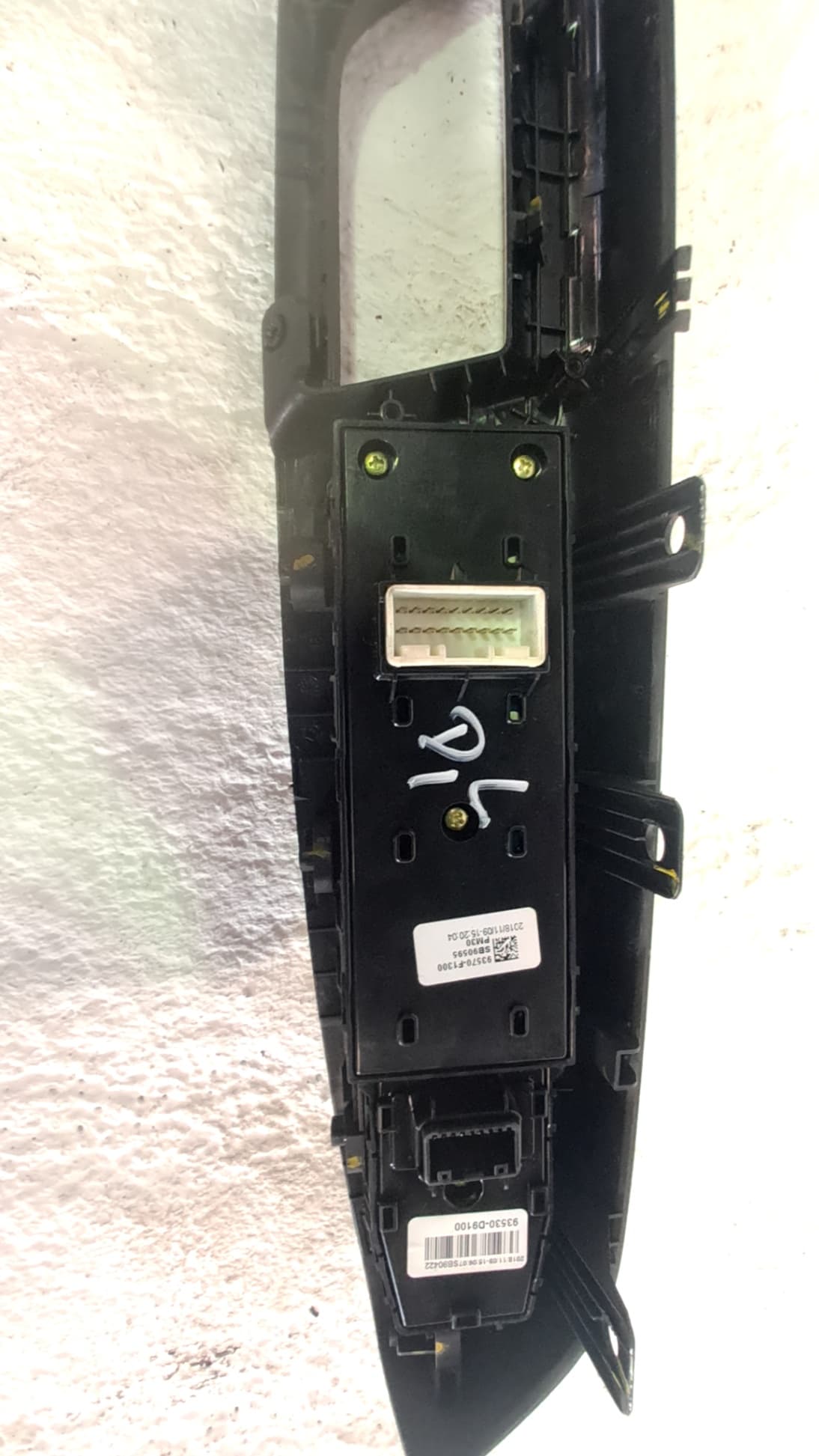 Mando elevalunas delantero izquierdo KIA SPORTAGE 2