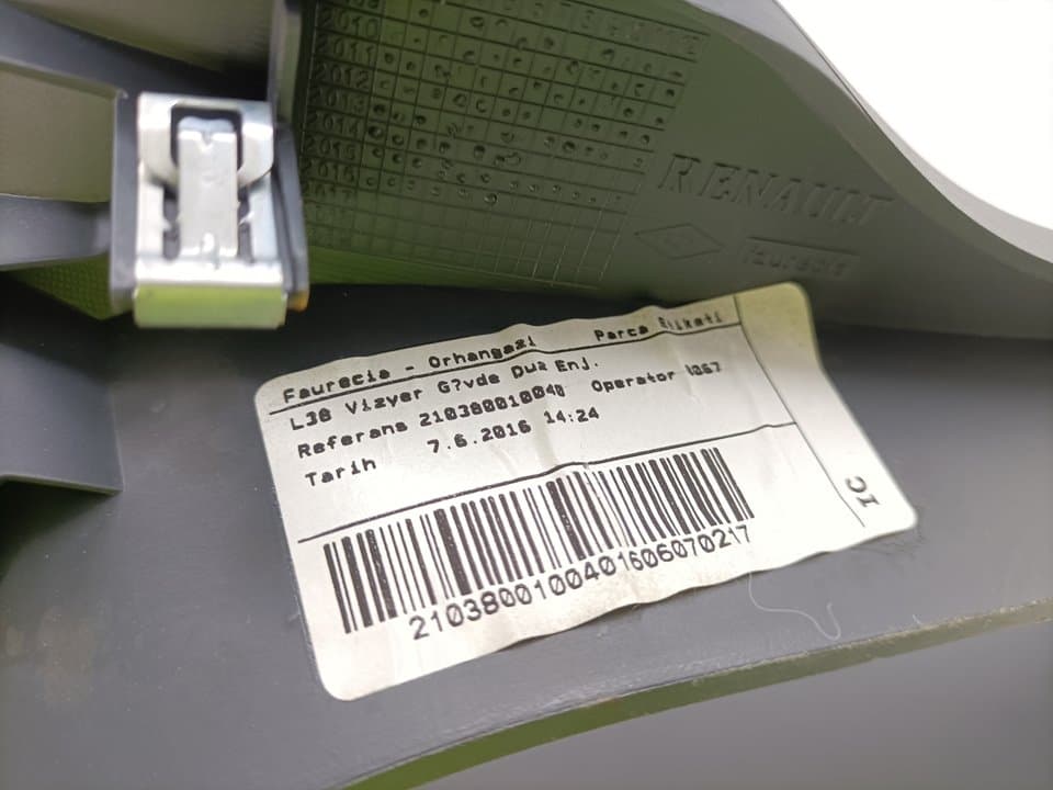 Plastico RENAULT FLUENCE 4