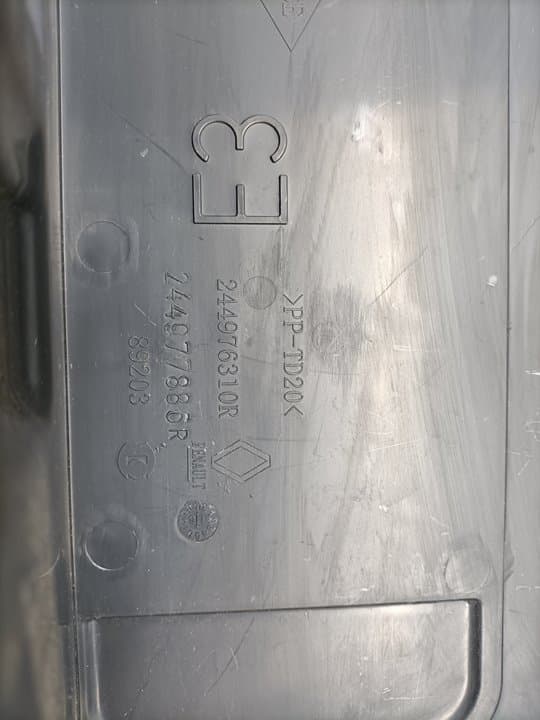 Plastico RENAULT FLUENCE 2
