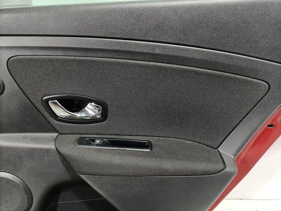 Guarnecido puerta trasera derecha RENAULT FLUENCE 3