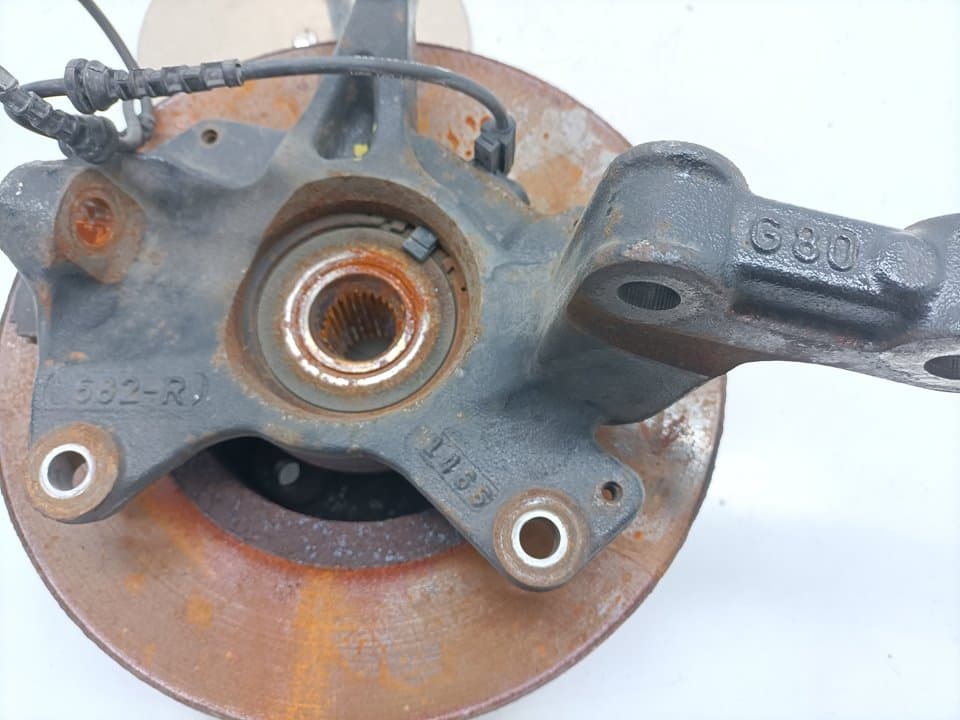Mangueta delantera izquierda RENAULT FLUENCE 2