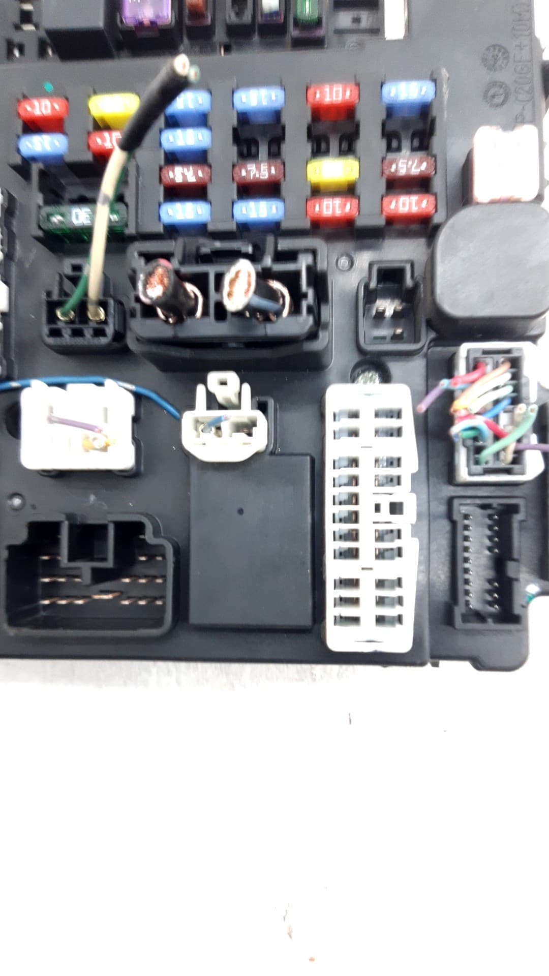 Caja fusibles MITSUBISHI ASX (GA0W) 3