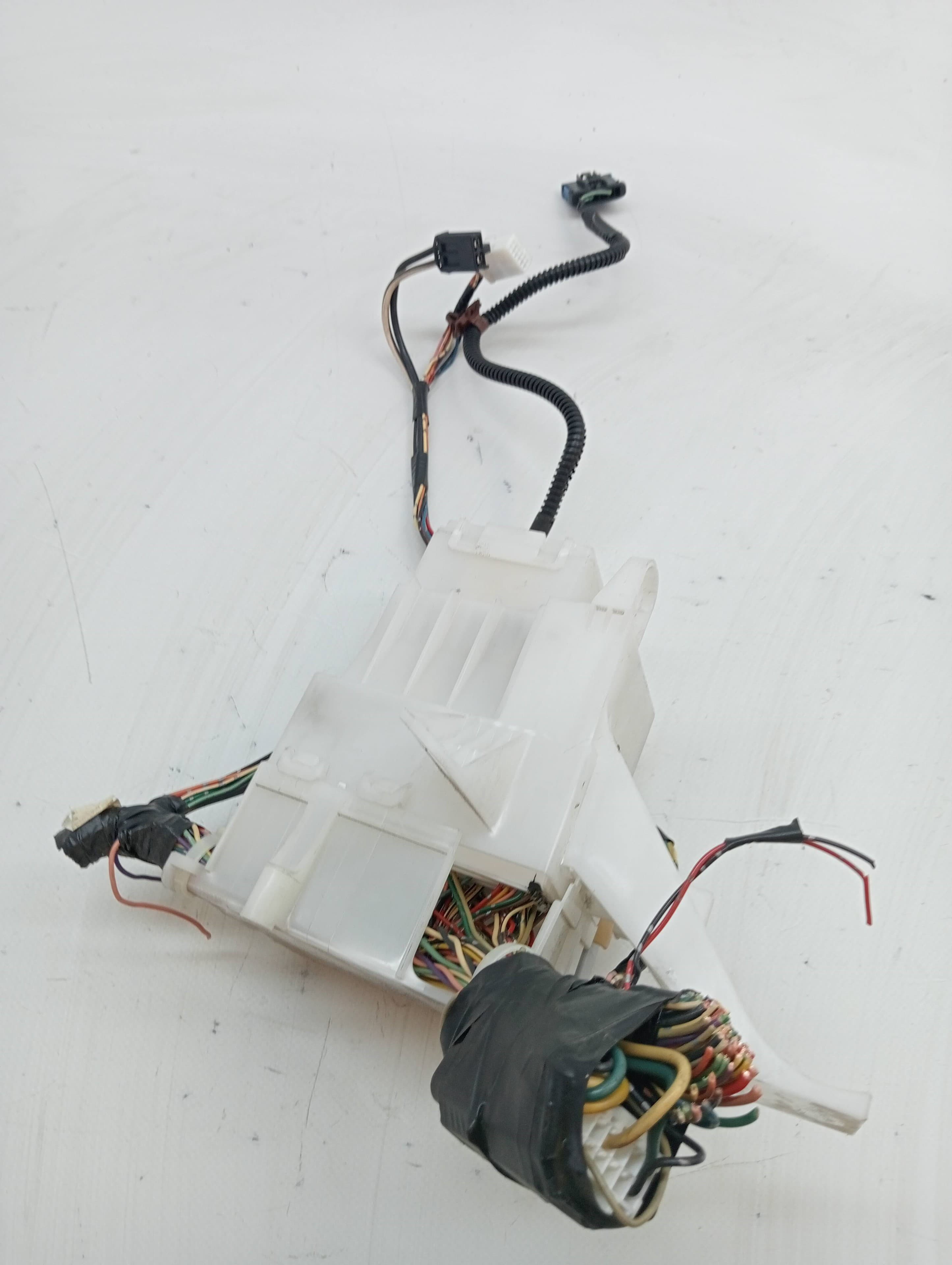 Caja reles / fusibles CITROEN C1 2