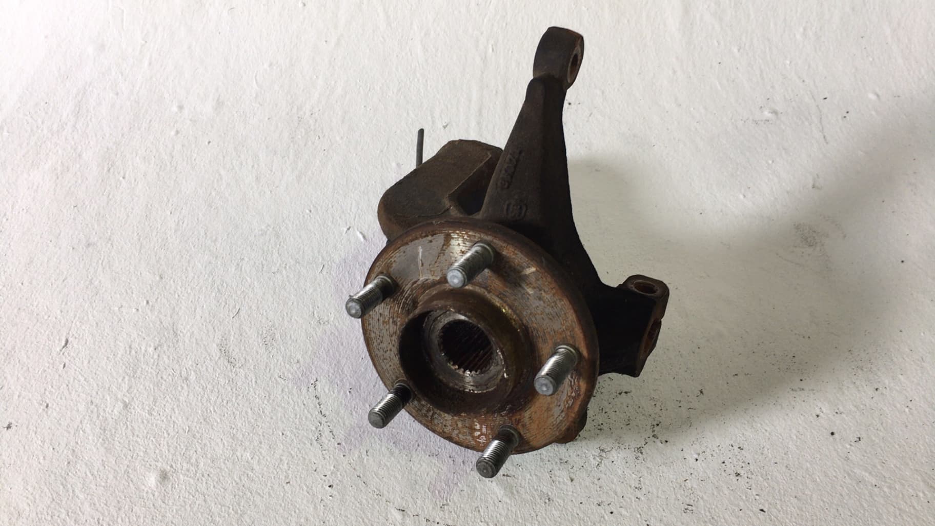 Mangueta delantera izquierda FORD MONDEO III TURNIER (BWY)