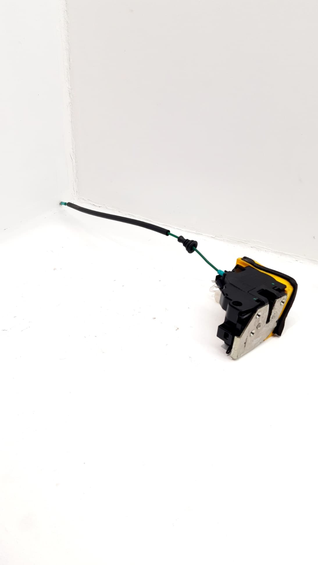 Cerradura puerta delantera derecha KIA CEED