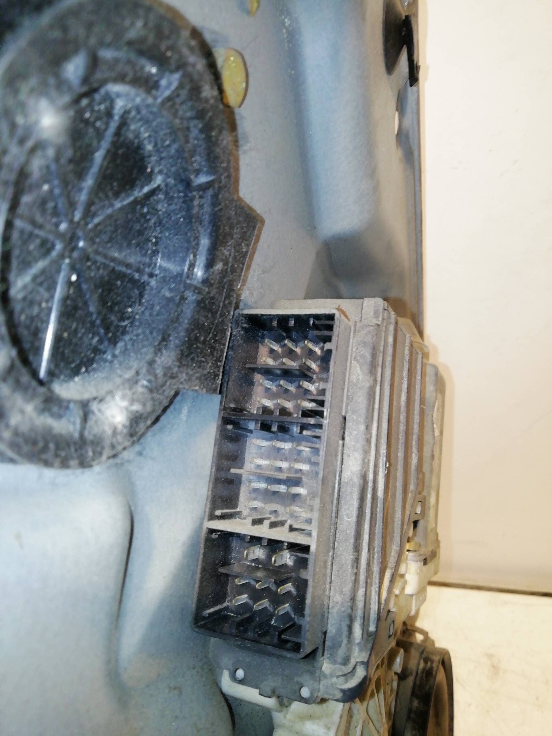 Elevalunas delantero izquierdo SEAT IBIZA (6L1) 3