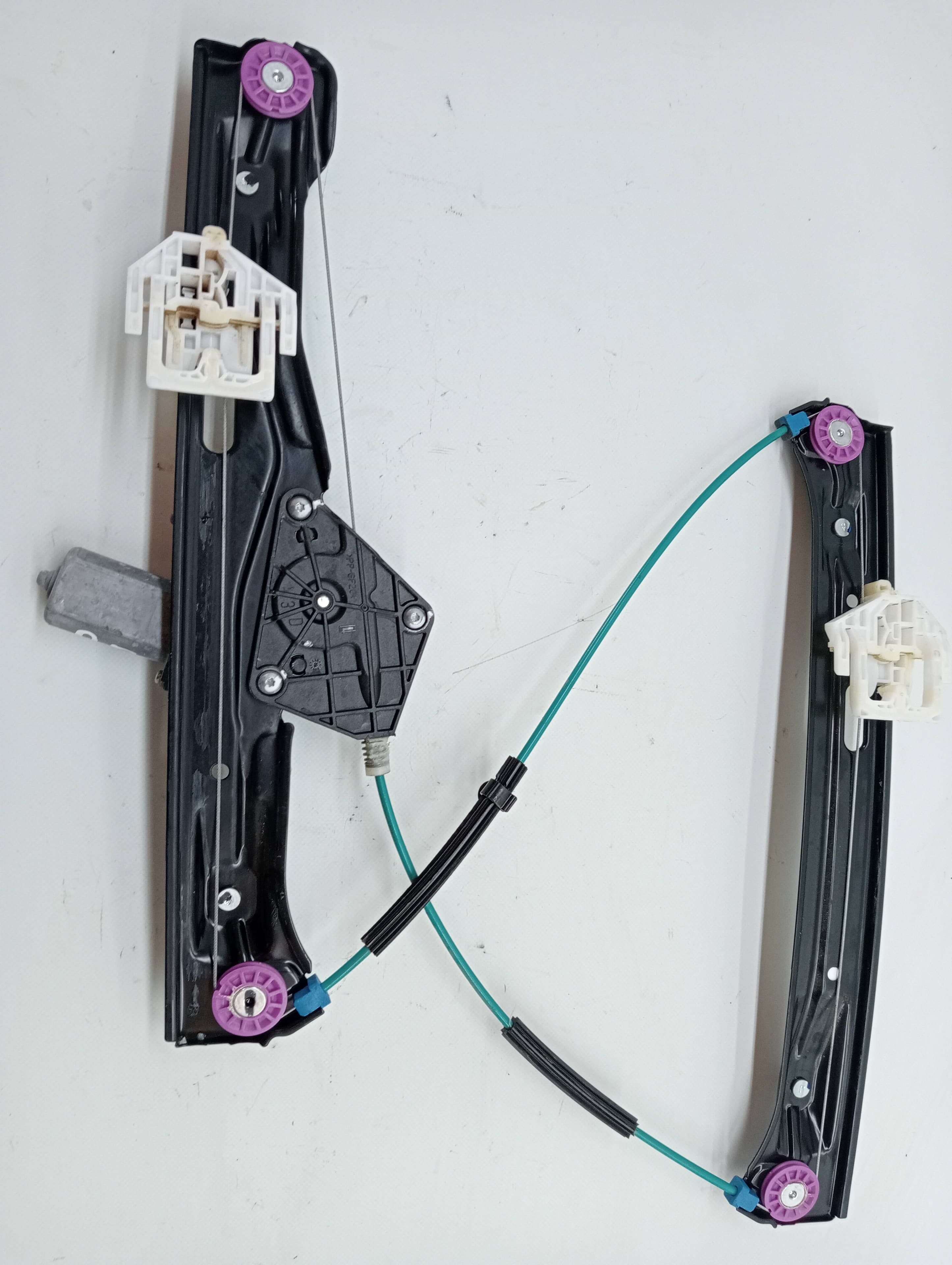 Elevalunas delantero derecho BMW SERIE 1 LIM 2
