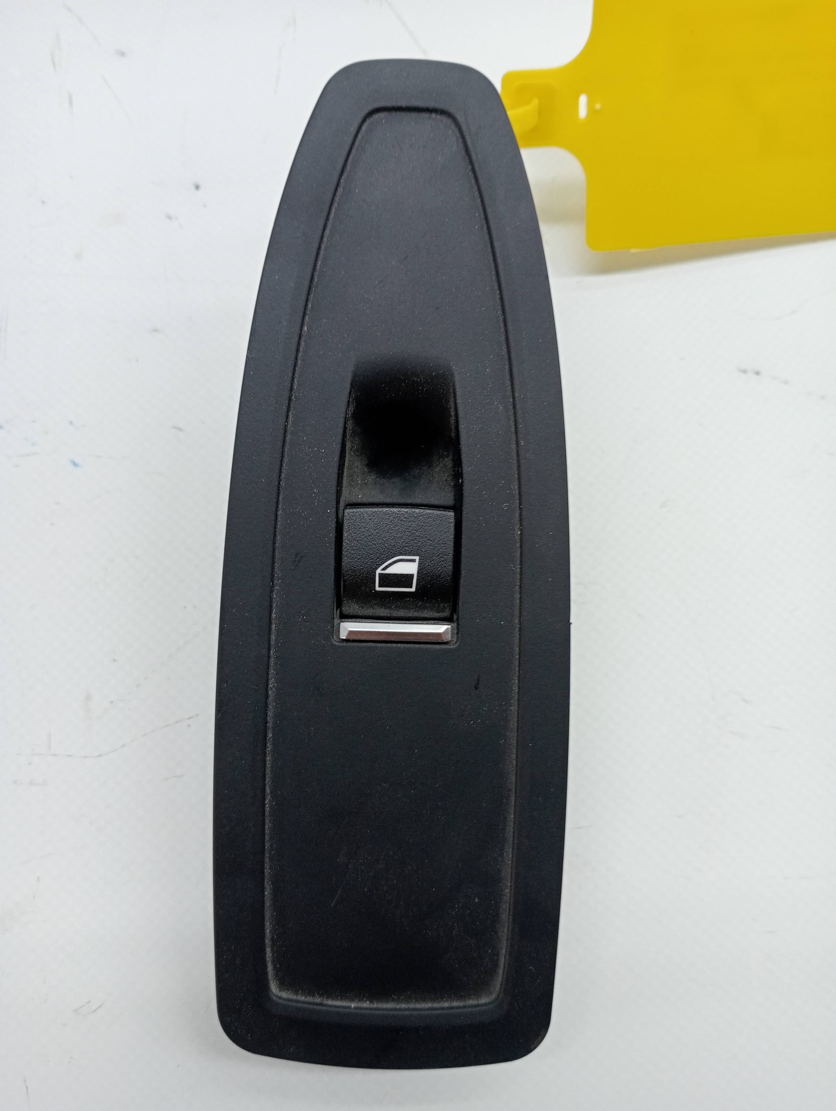 Mando elevalunas delantero derecho BMW SERIE 1 LIM