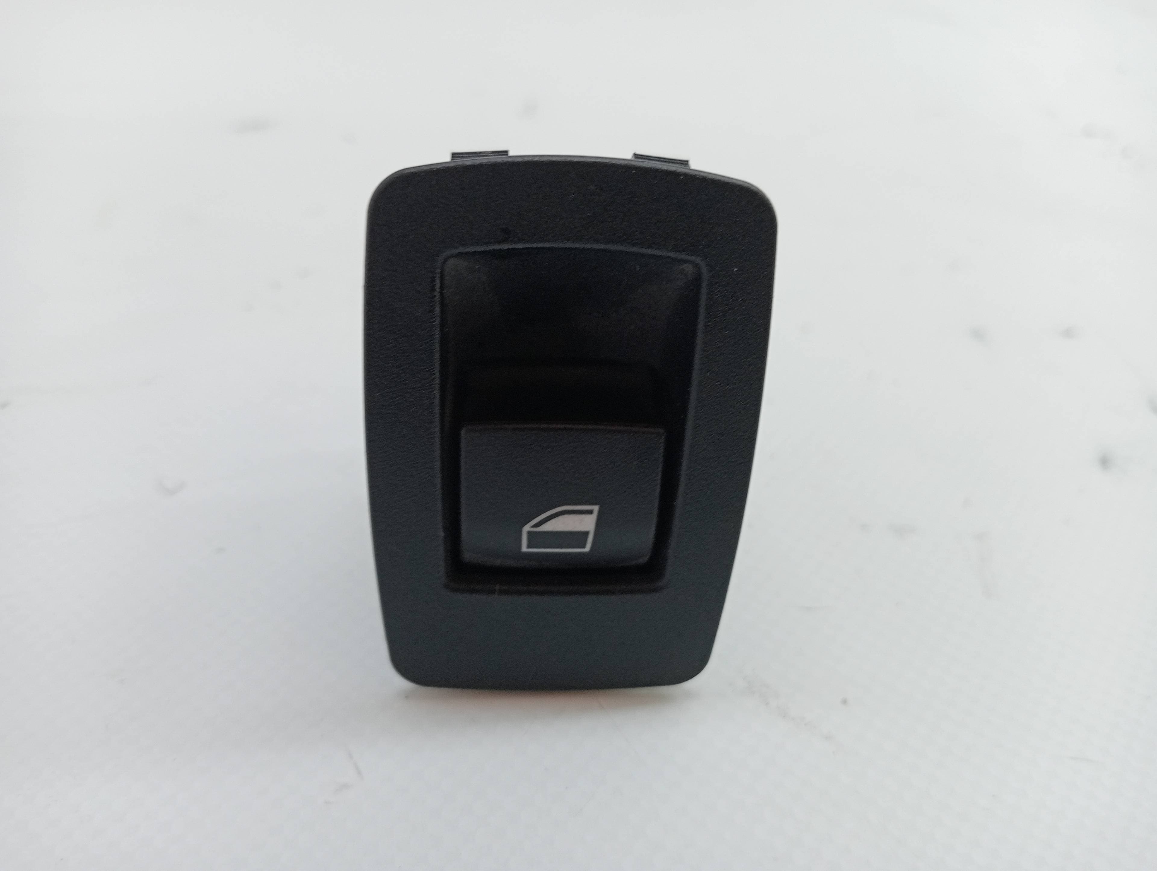 Mando elevalunas trasero derecho BMW SERIE 1 LIM 2