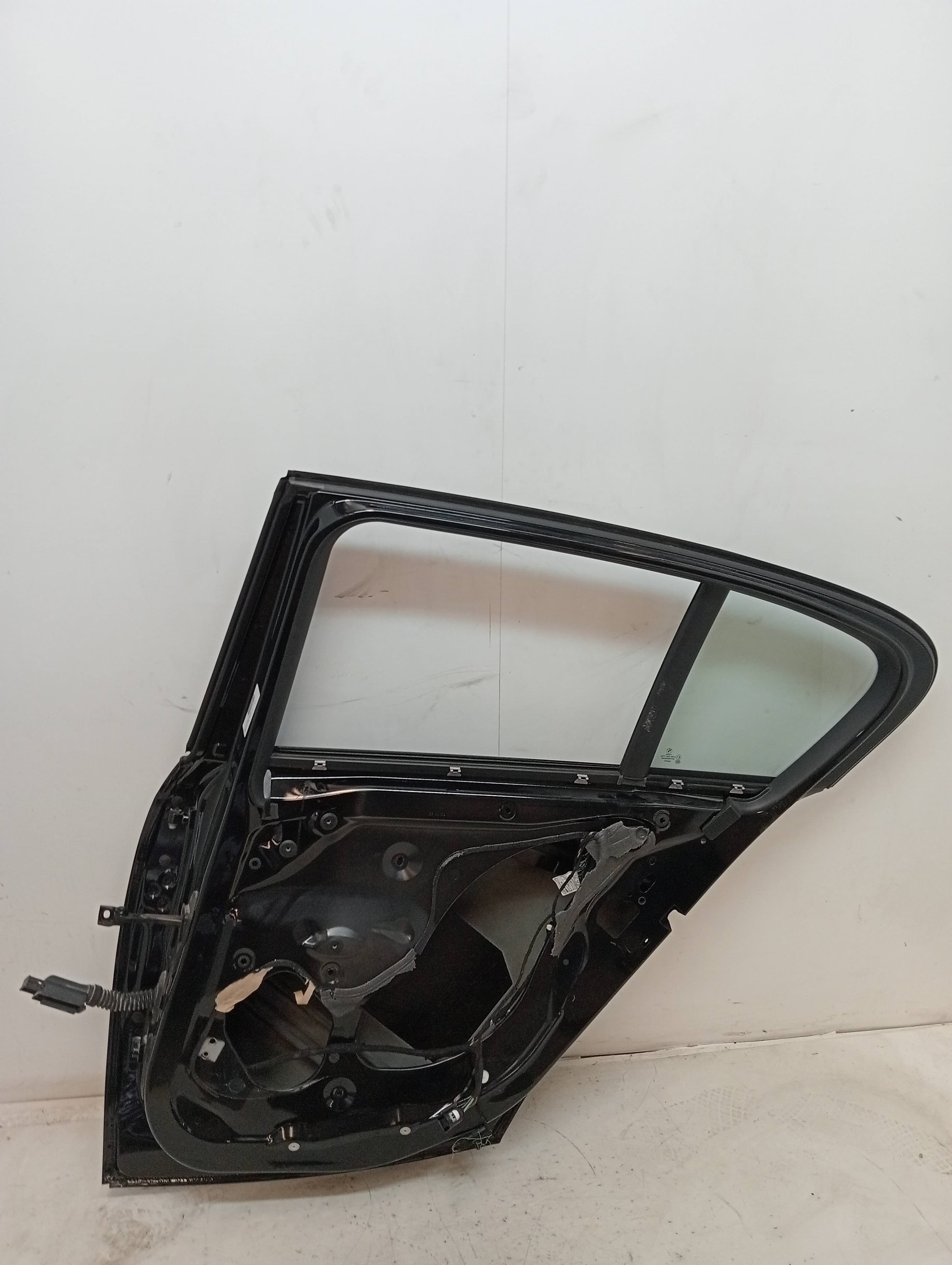 Puerta trasera derecha BMW SERIE 1 LIM 2