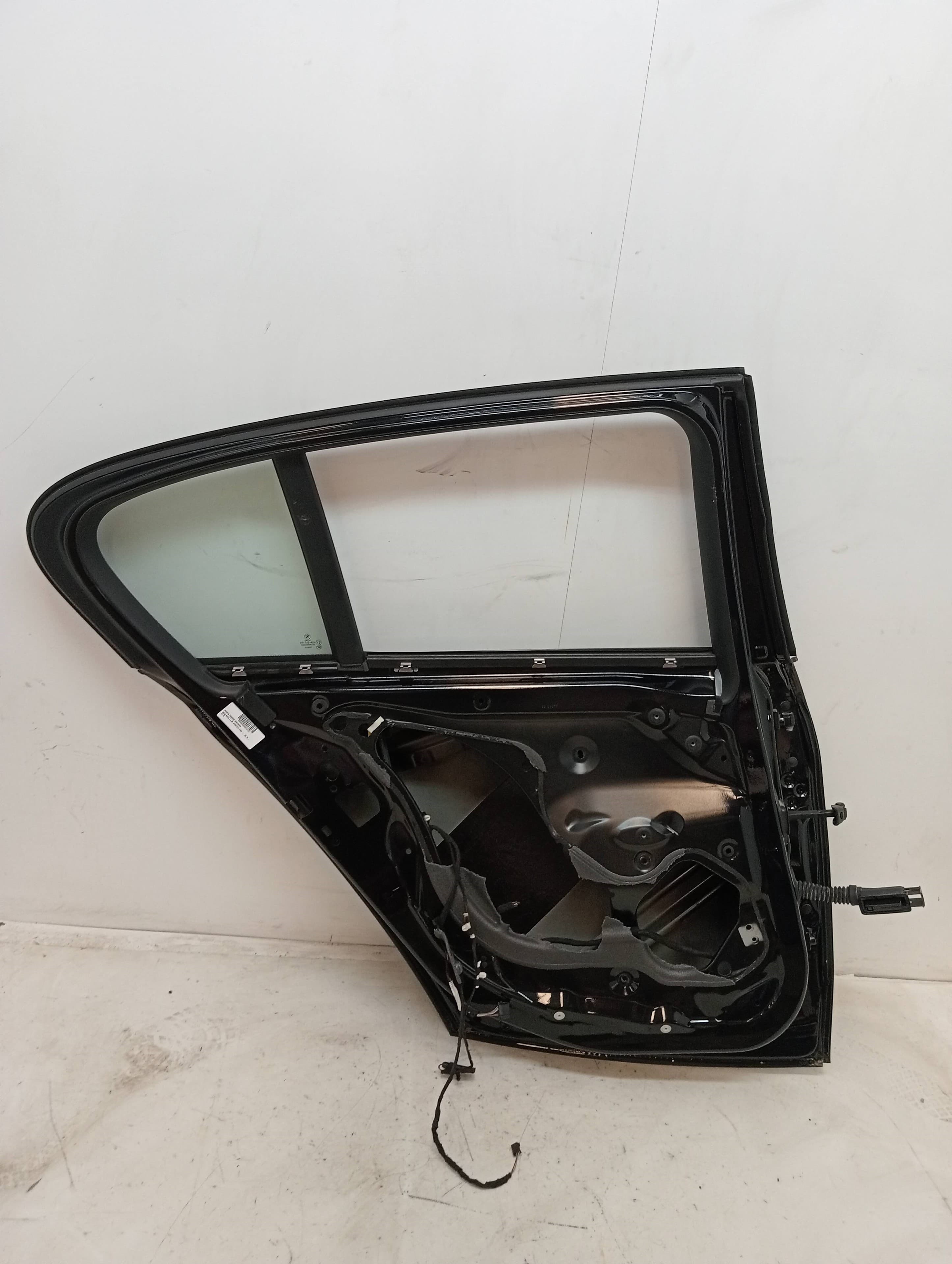Puerta trasera izquierda BMW SERIE 1 LIM 2