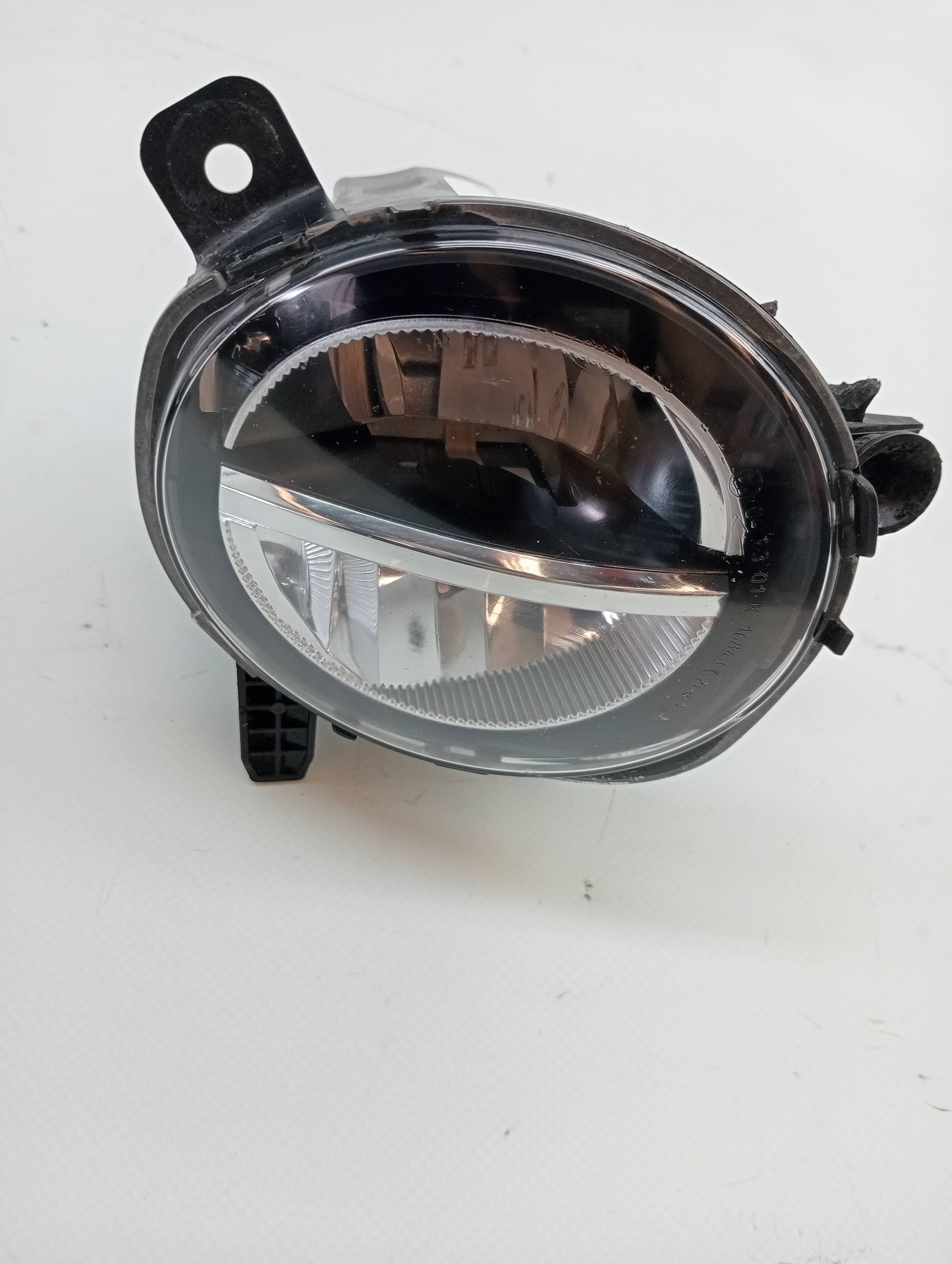 Faro antiniebla derecho BMW SERIE 1 LIM