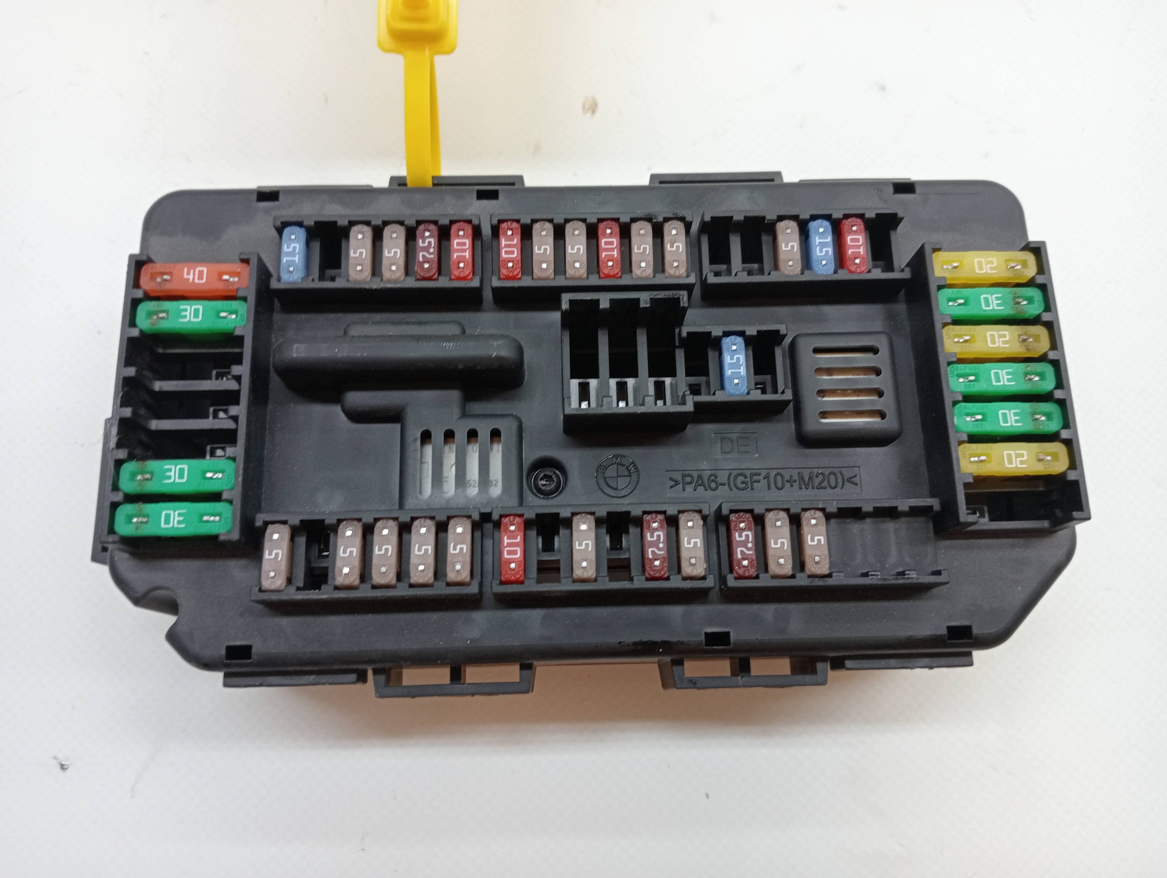 Caja reles / fusibles BMW SERIE 1 LIM