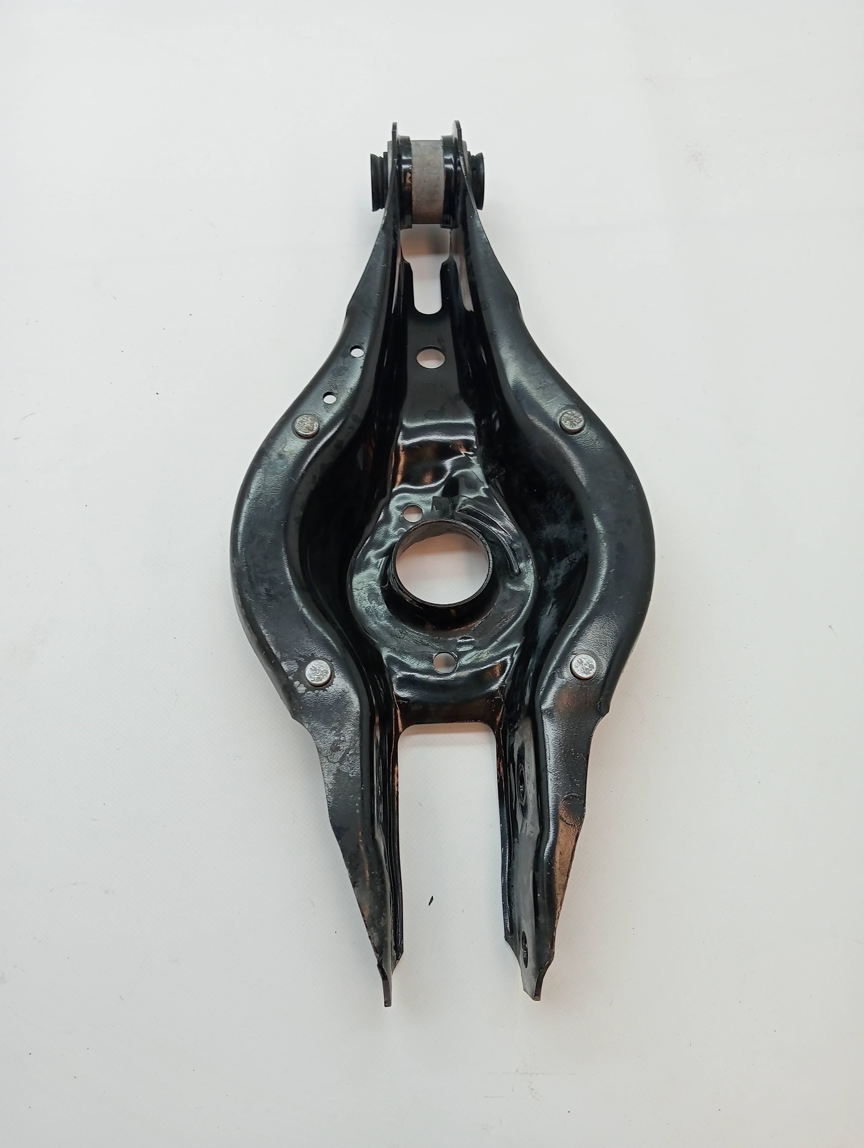 Brazo suspension inferior trasero derecho BMW SERIE 1 LIM 2