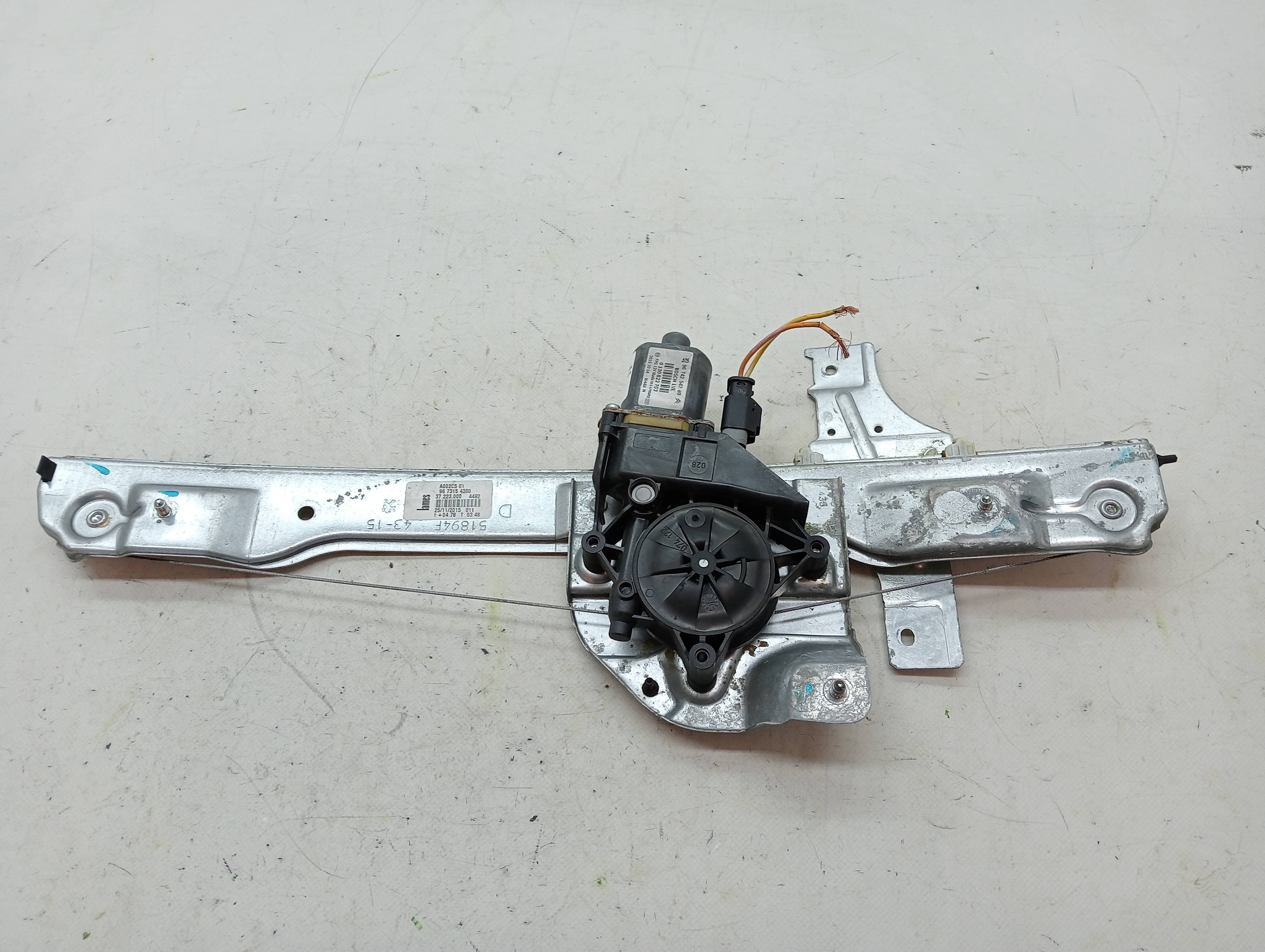 Elevalunas delantero derecho PEUGEOT 208 3