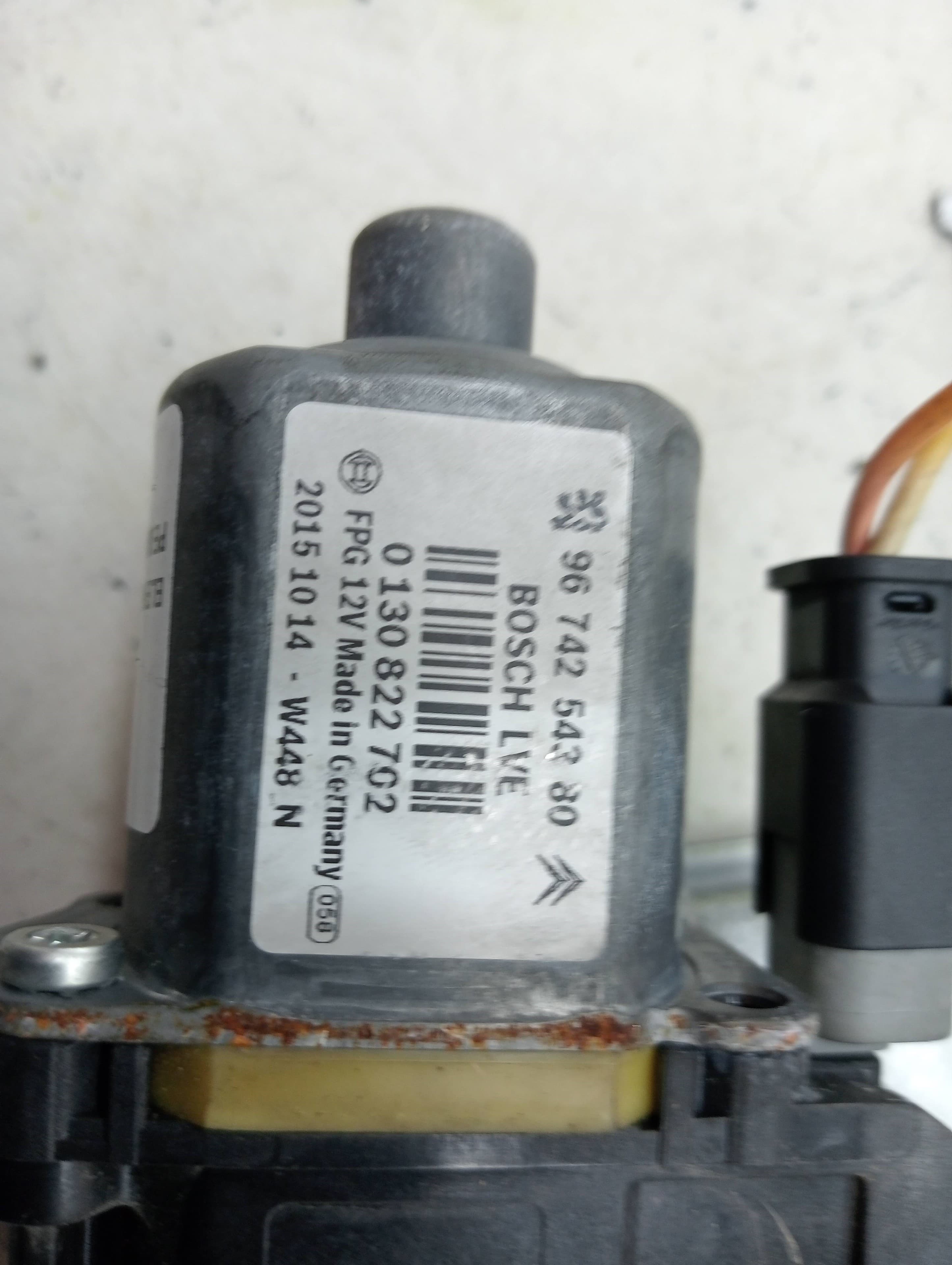 Elevalunas delantero derecho PEUGEOT 208 2