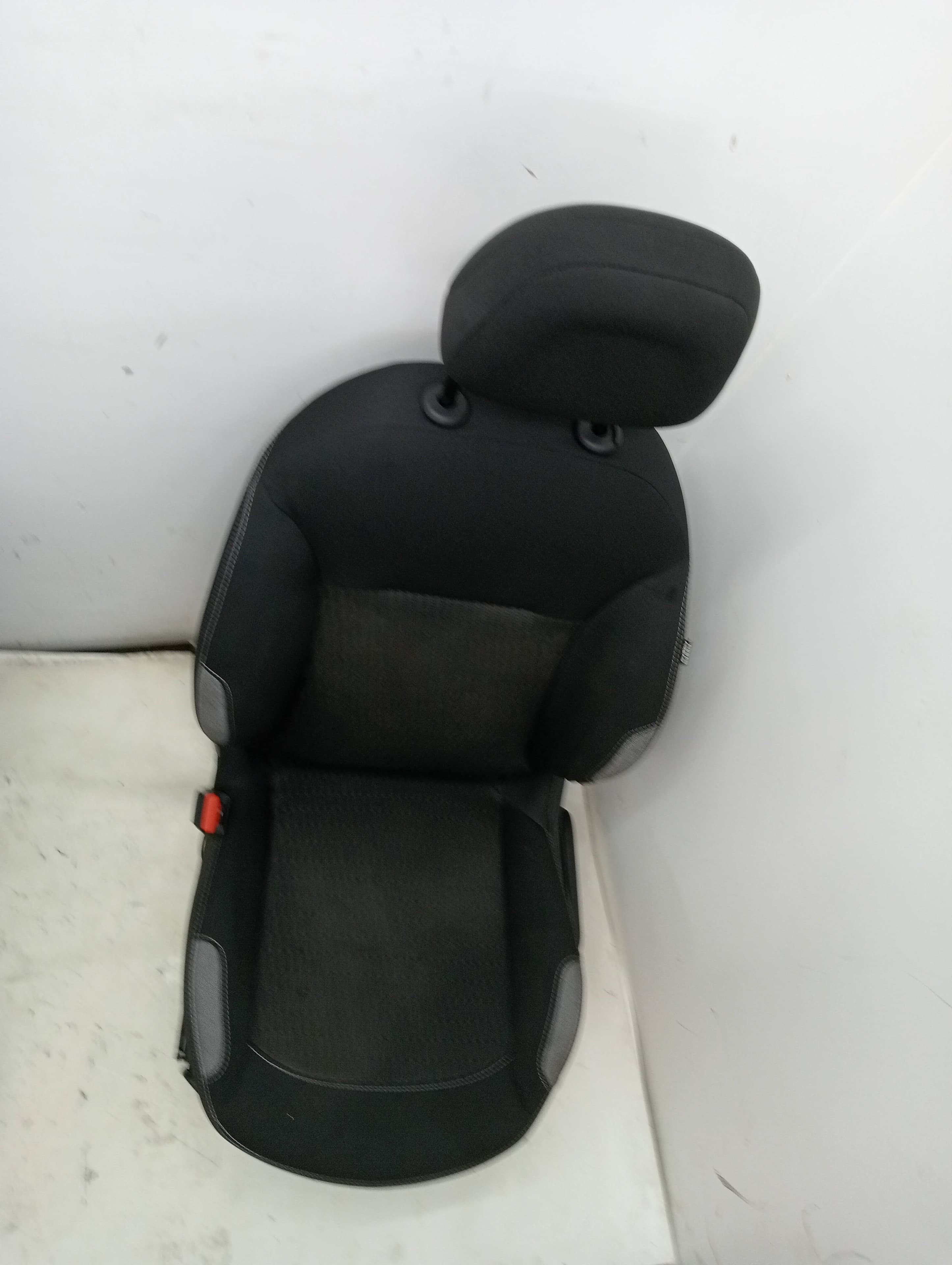 Asiento delantero izquierdo PEUGEOT 208 2