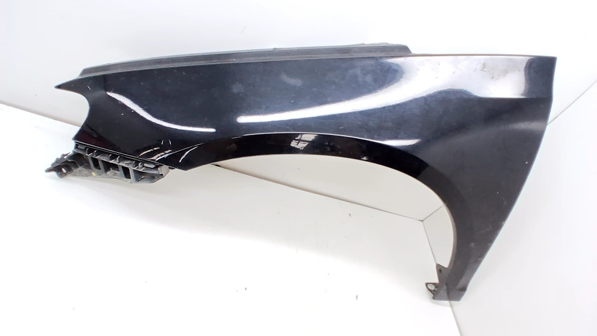 Aleta delantera izquierda VOLKSWAGEN SCIROCCO (137) 3