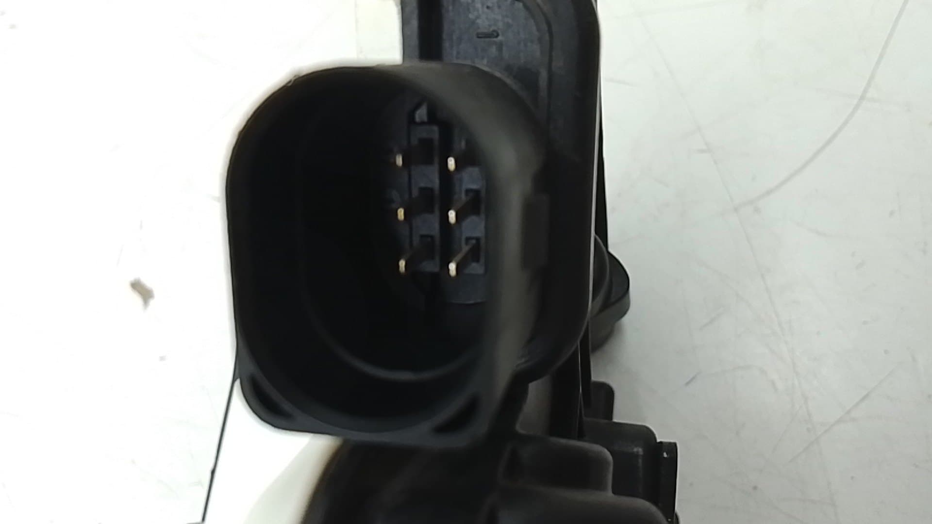 Cerradura puerta delantera derecha VOLKSWAGEN SCIROCCO (137) 3