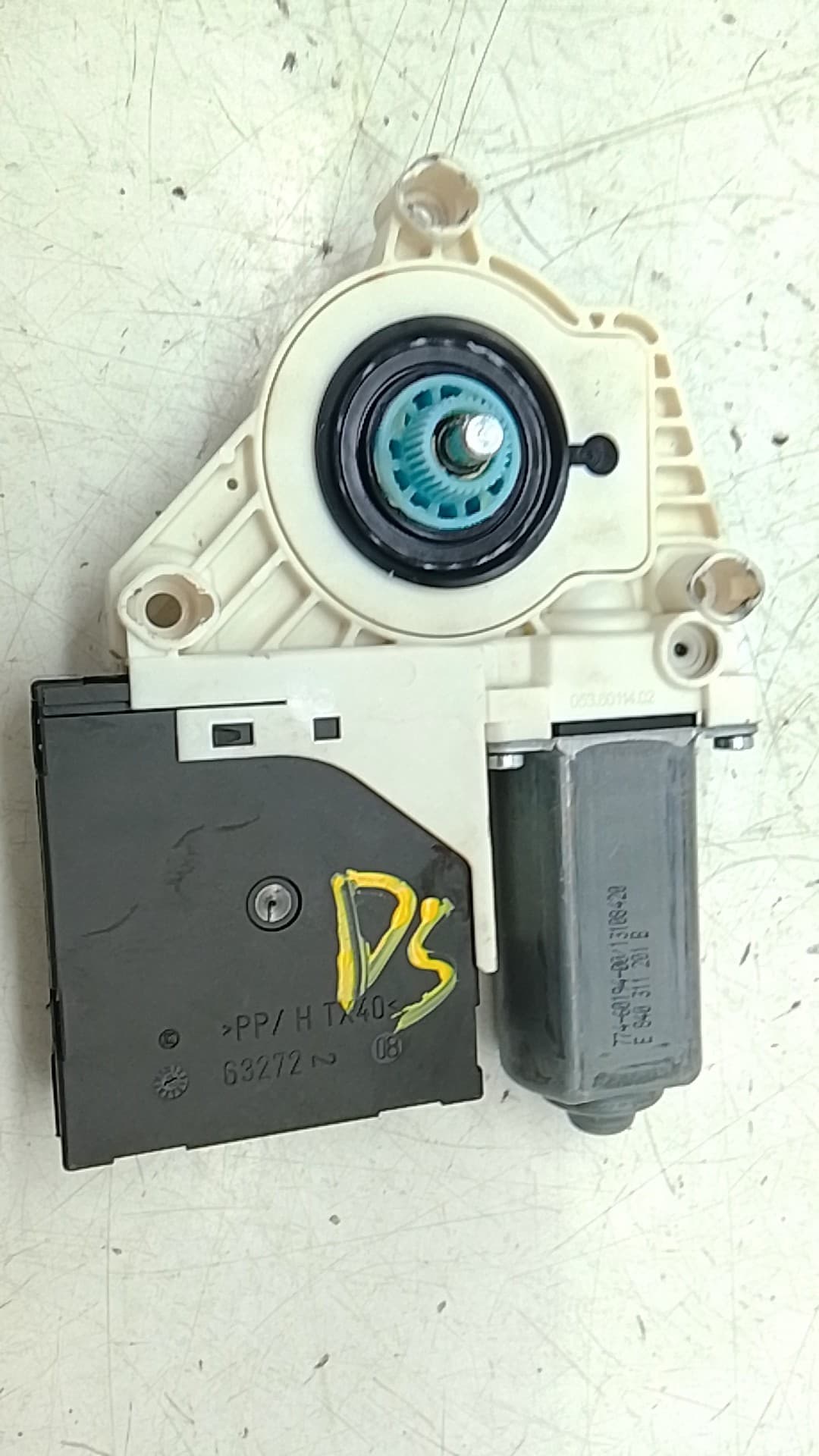 Motor elevalunas delantero derecho VOLKSWAGEN SCIROCCO (137)