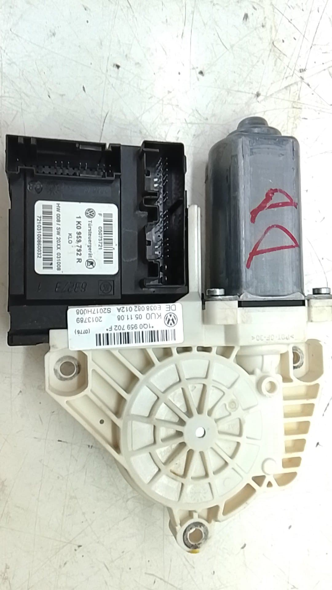 Motor elevalunas delantero derecho VOLKSWAGEN SCIROCCO (137) 4