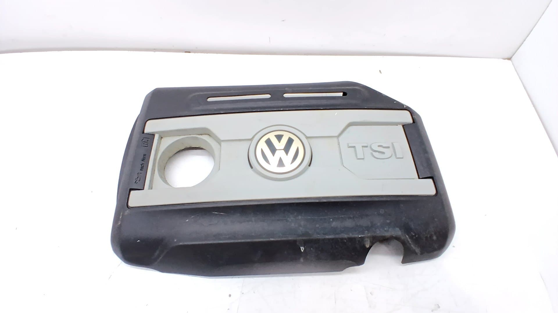 Tapa motor VOLKSWAGEN SCIROCCO (137)