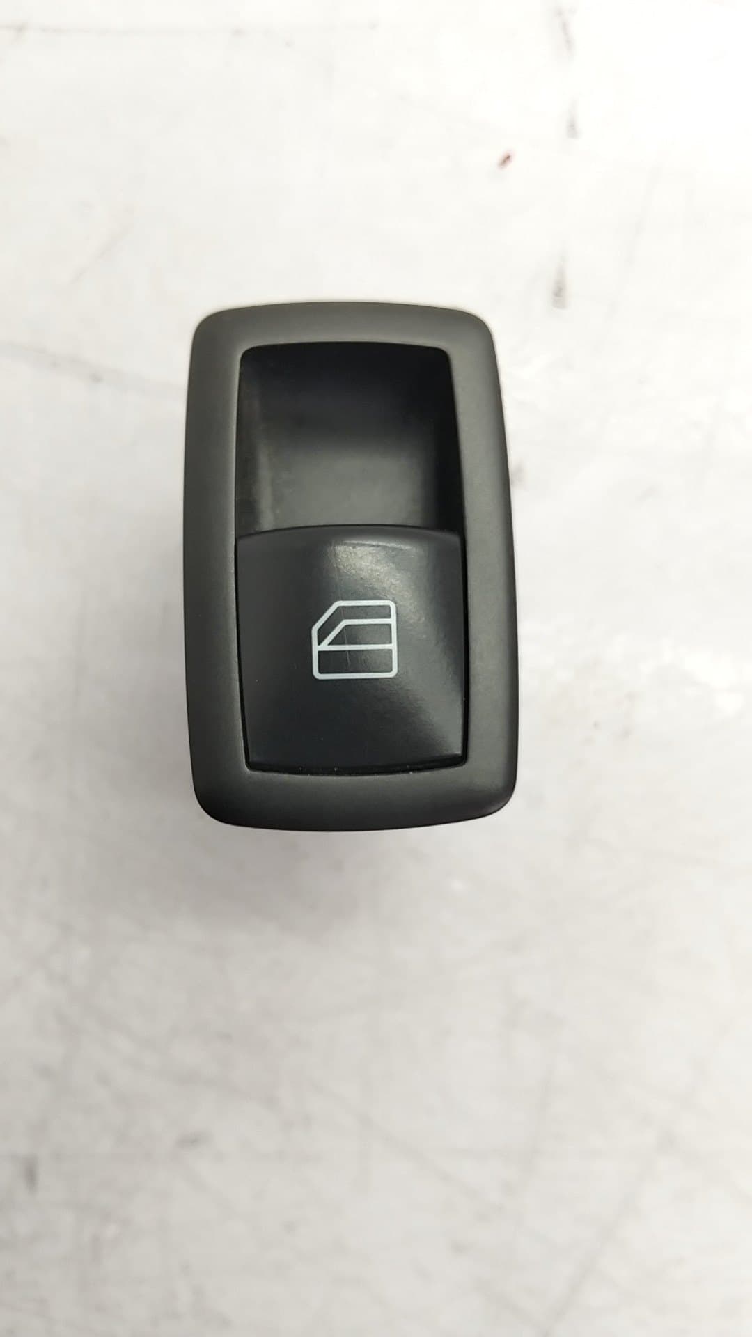 Mando elevalunas delantero derecho MERCEDES-BENZ CLASE A (W169)