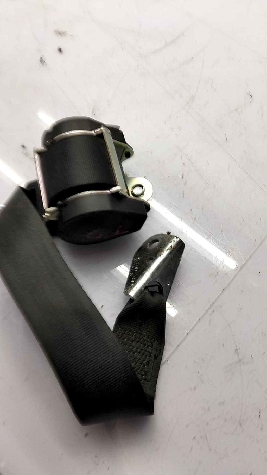 Cinturon seguridad trasero derecho SEAT LEON (1P1) 2
