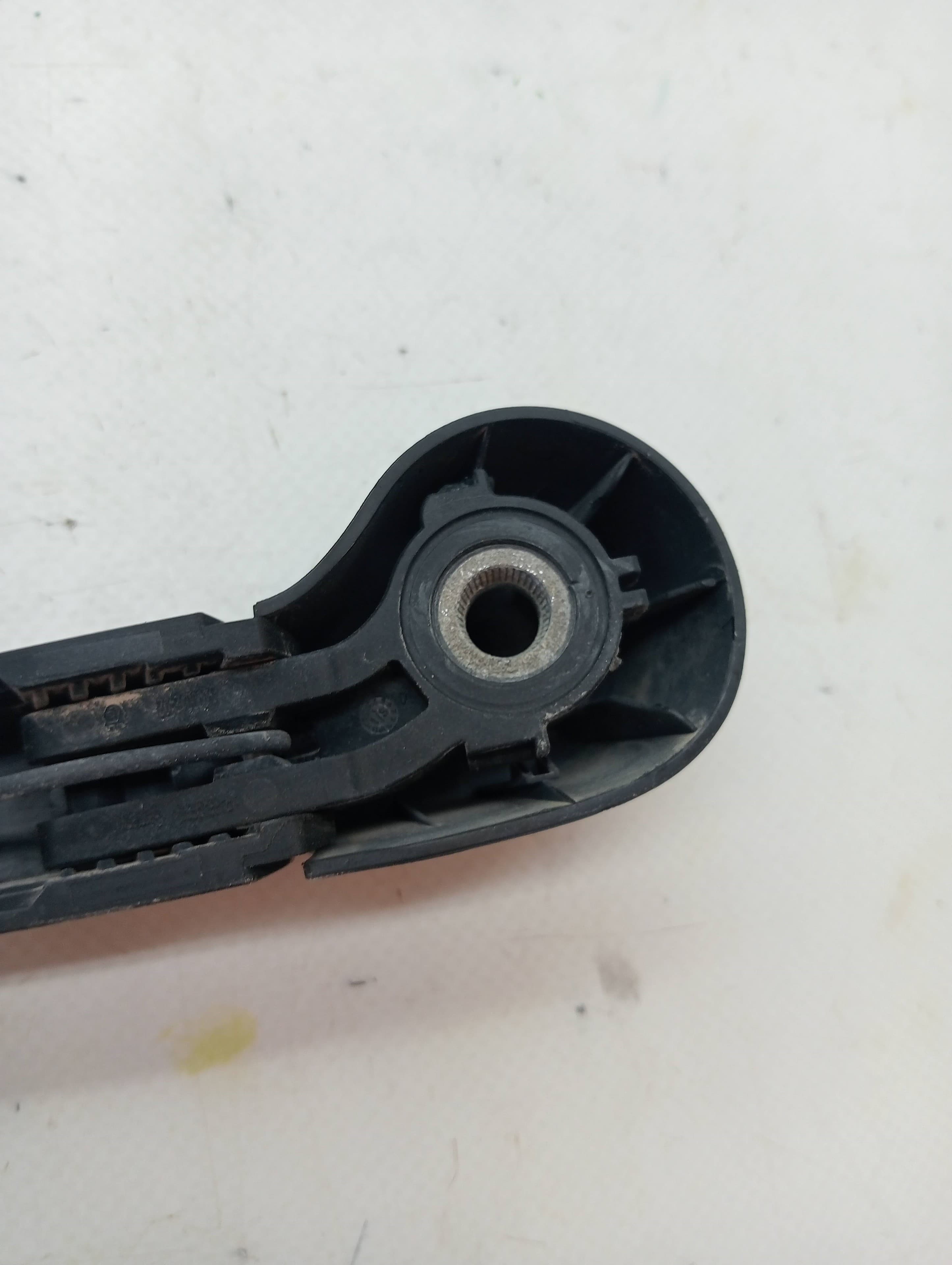 Brazo limpia trasero SKODA CITIGO E IV (NE1) 3
