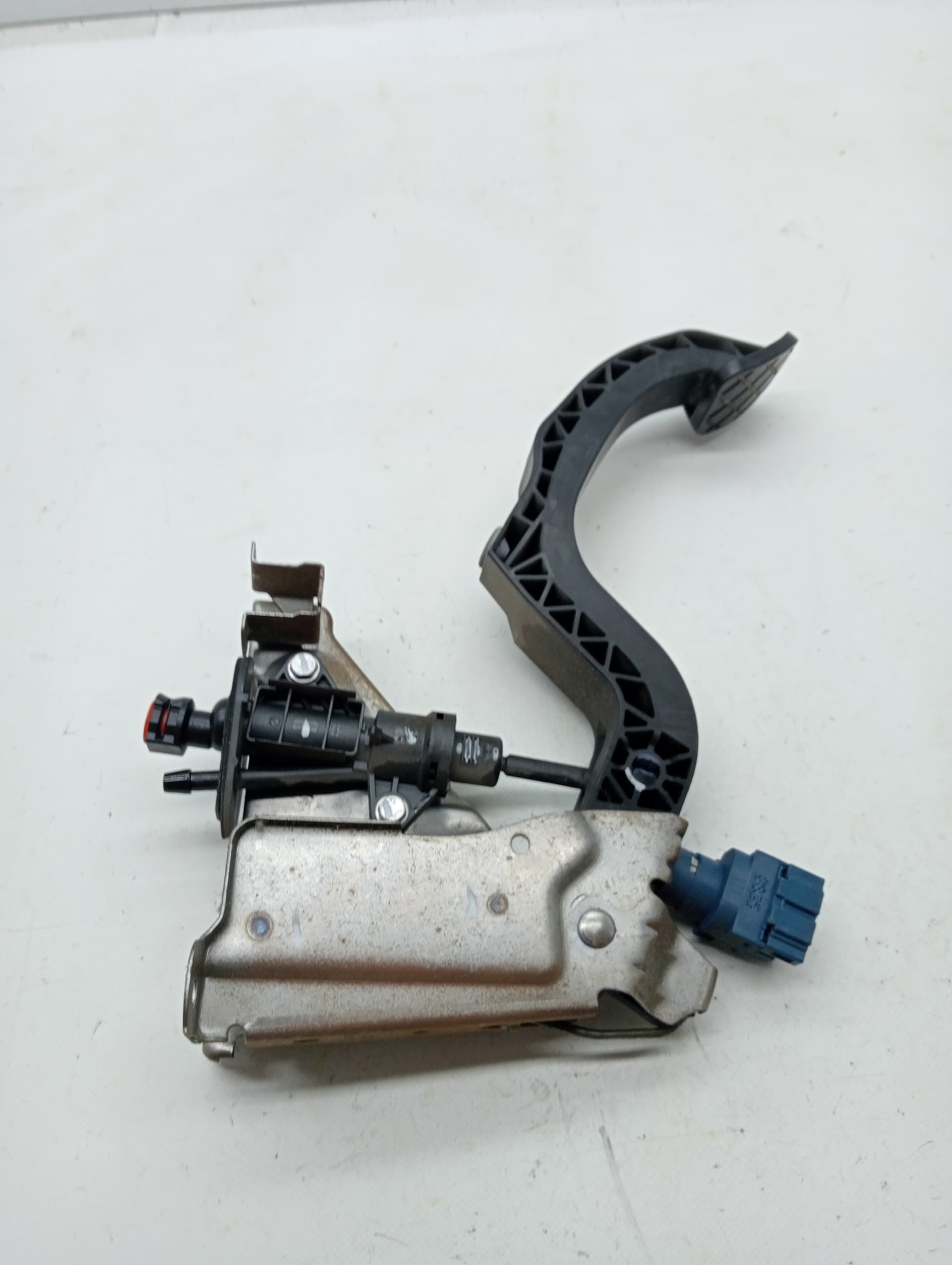 Pedal embrague SKODA CITIGO E IV (NE1) 2