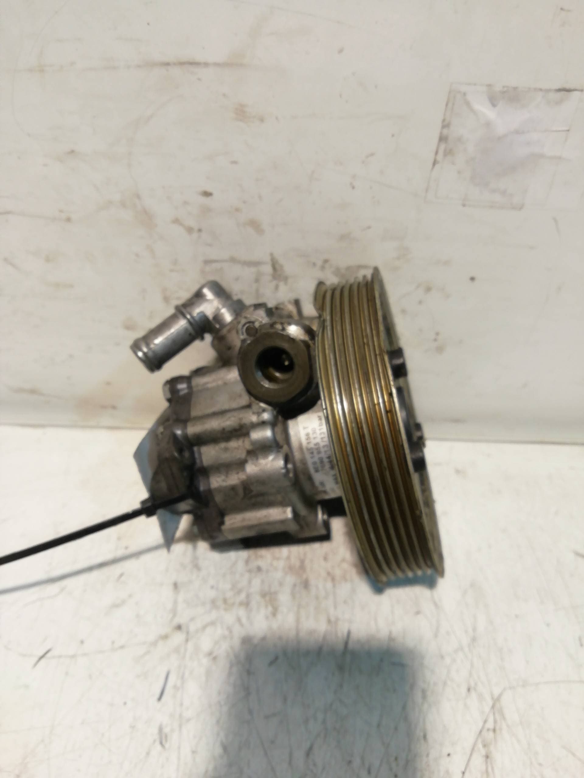 Bomba direccion AUDI A4 AVANT (8E)