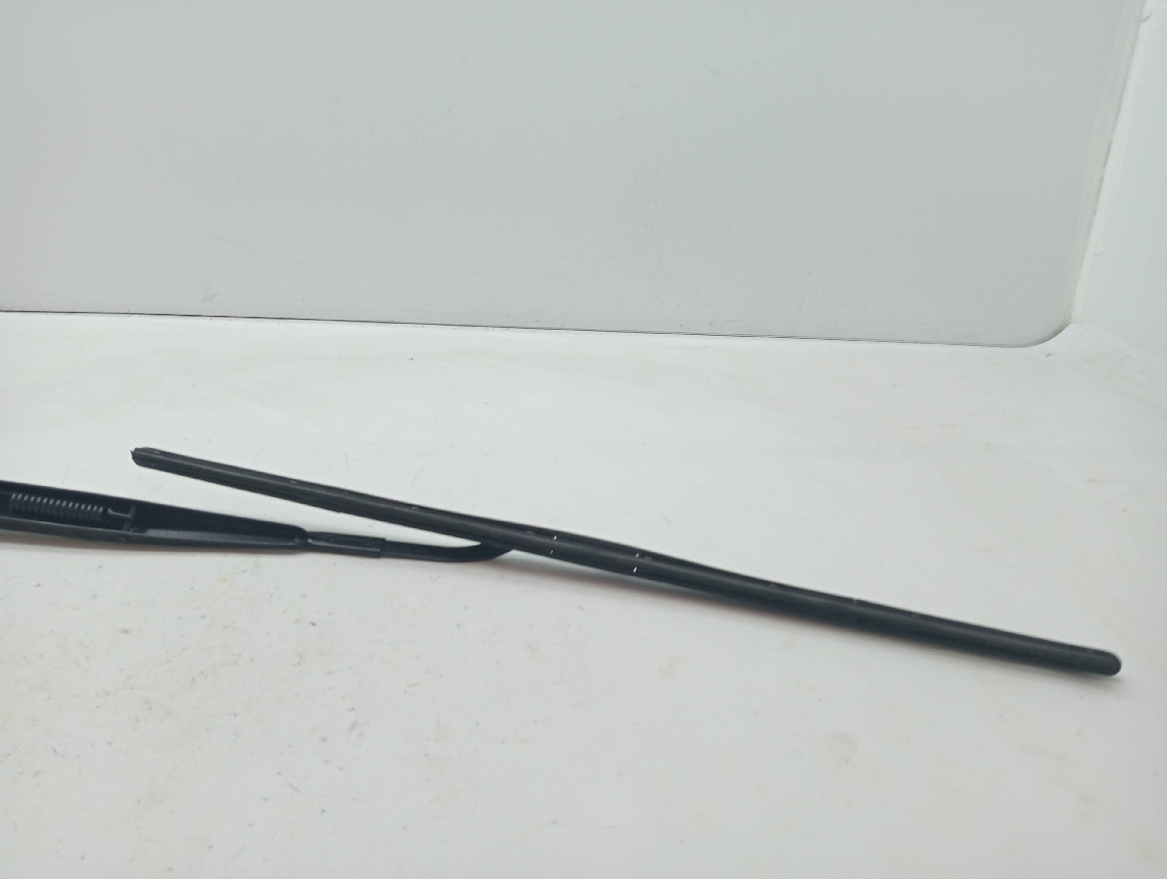 Brazo limpia delantero izquierdo KIA NIRO 2