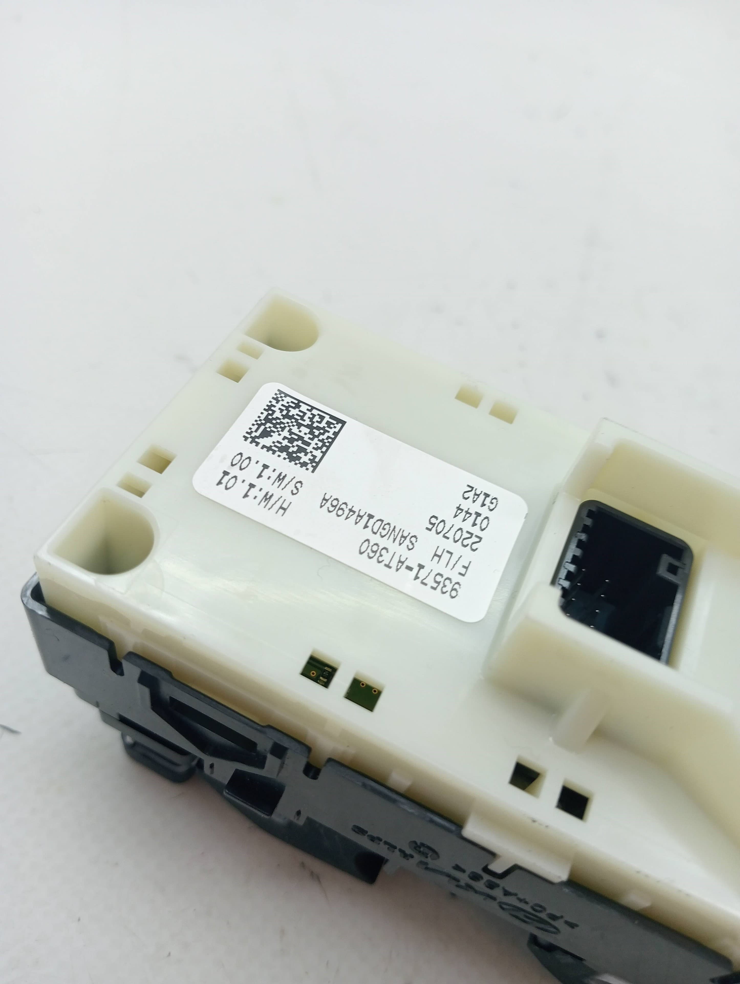 Mando elevalunas delantero izquierdo KIA NIRO 2