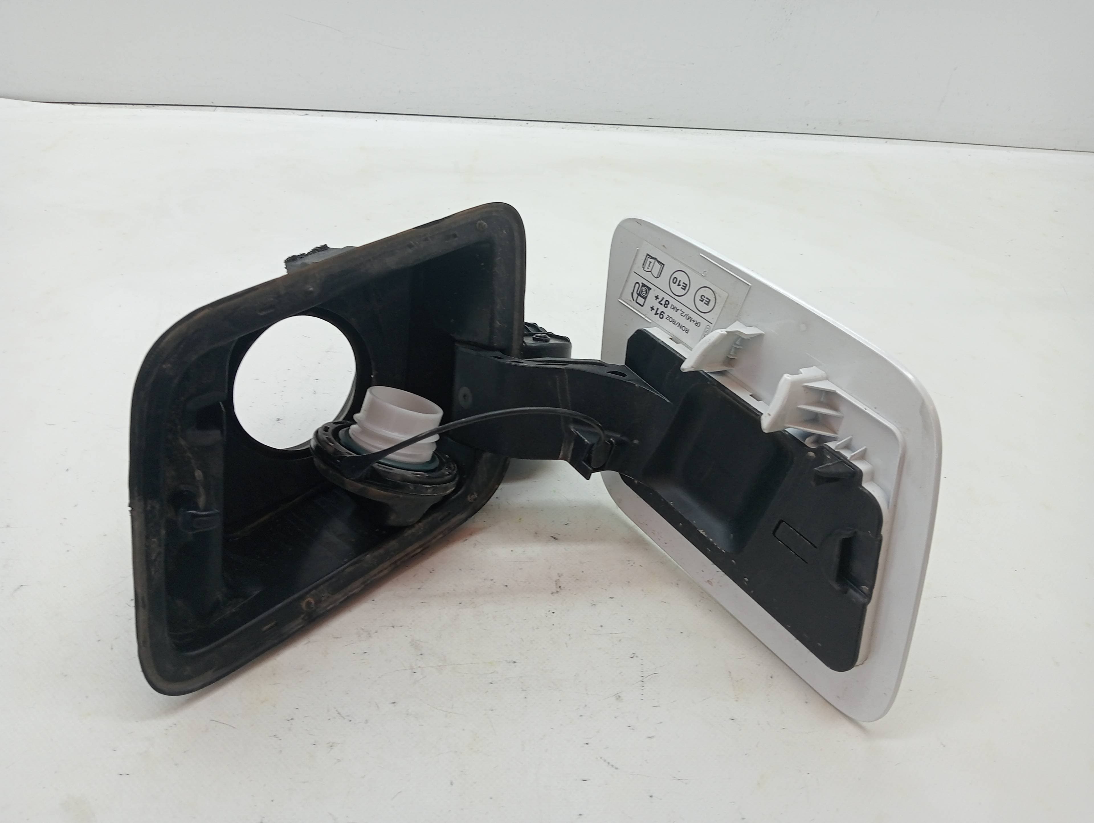 Tapa exterior combustible KIA NIRO 3