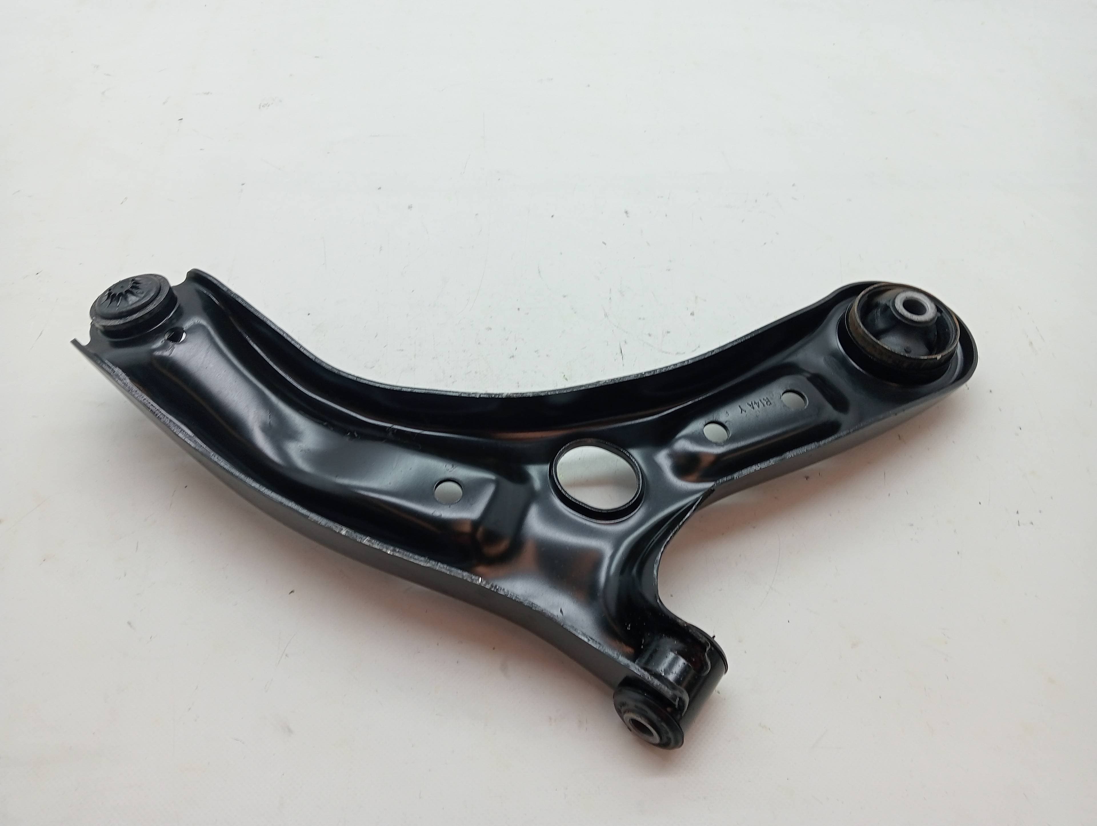 Brazo suspension inferior delantero izquierdo KIA RIO (YB) 2