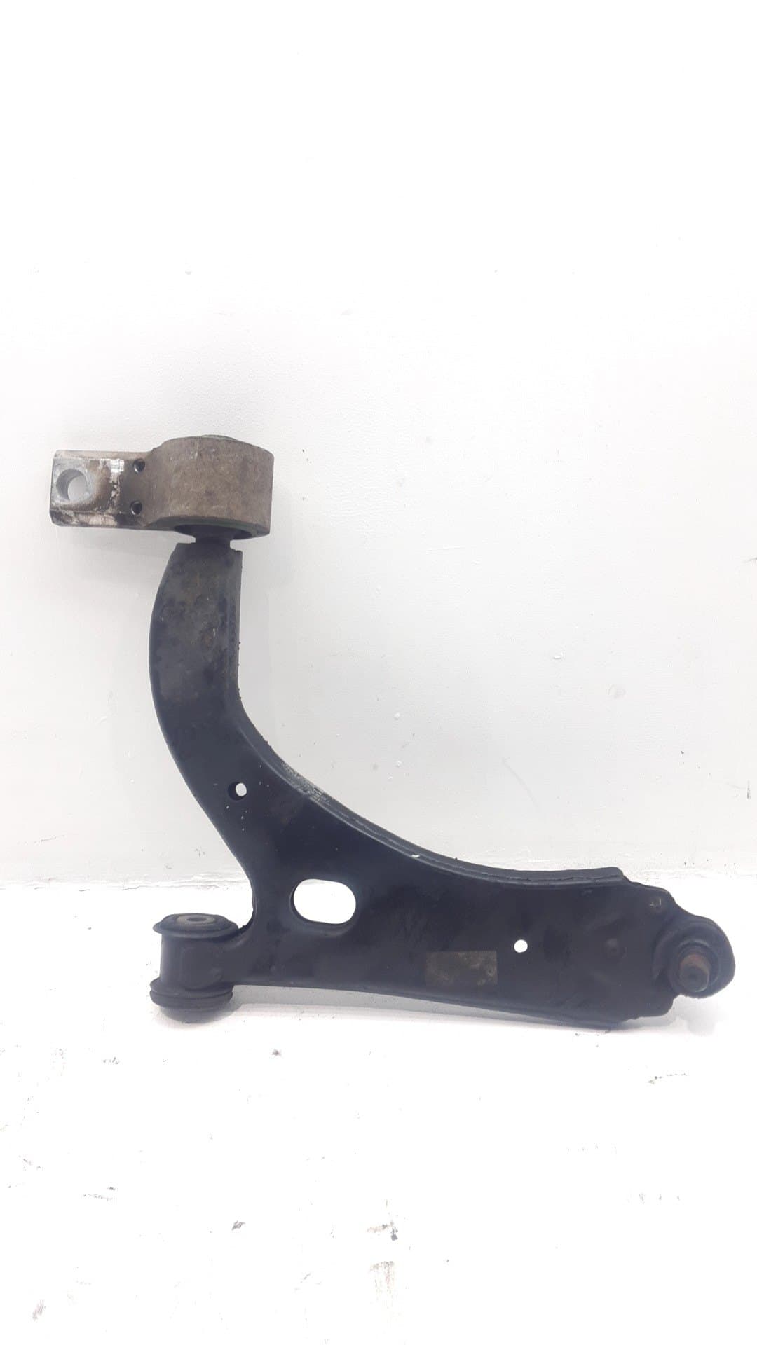 Brazo suspension inferior delantero izquierdo MAZDA 2 LIM