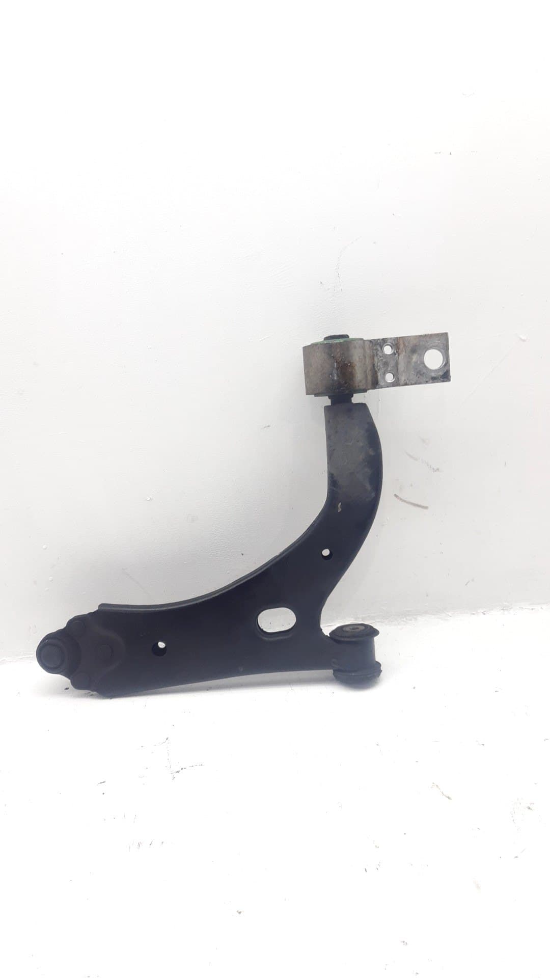 Brazo suspension inferior delantero izquierdo MAZDA 2 LIM 2