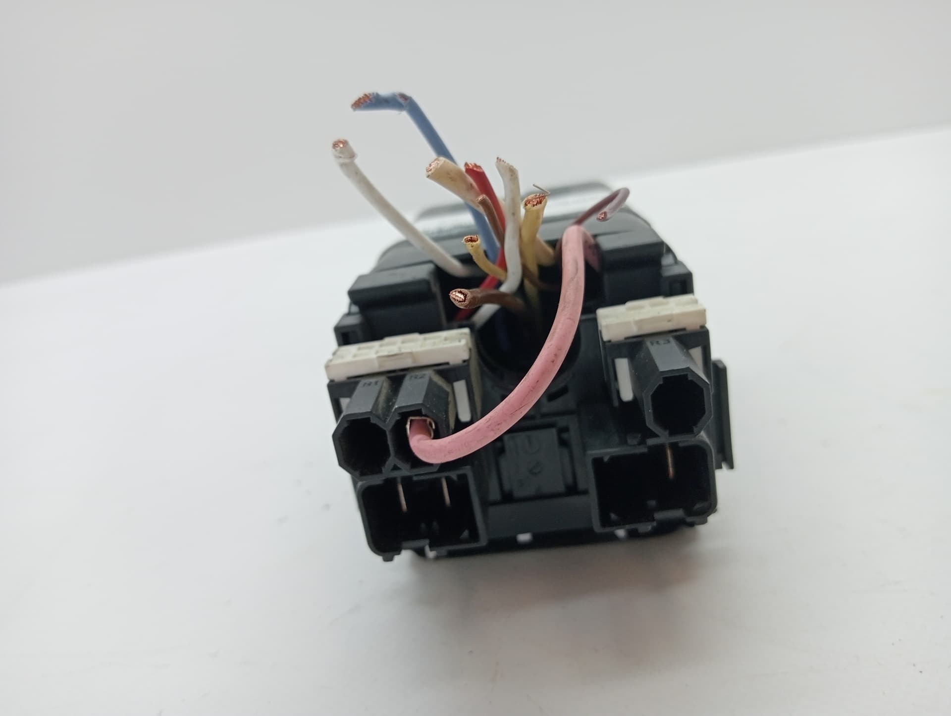 Caja reles / fusibles PEUGEOT 308 2