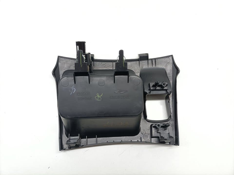 Plastico NISSAN QASHQAI (J11) 3