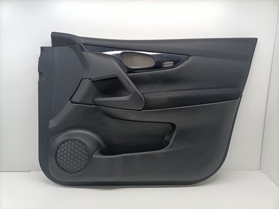 Guarnecido puerta delantera derecha NISSAN QASHQAI (J11)