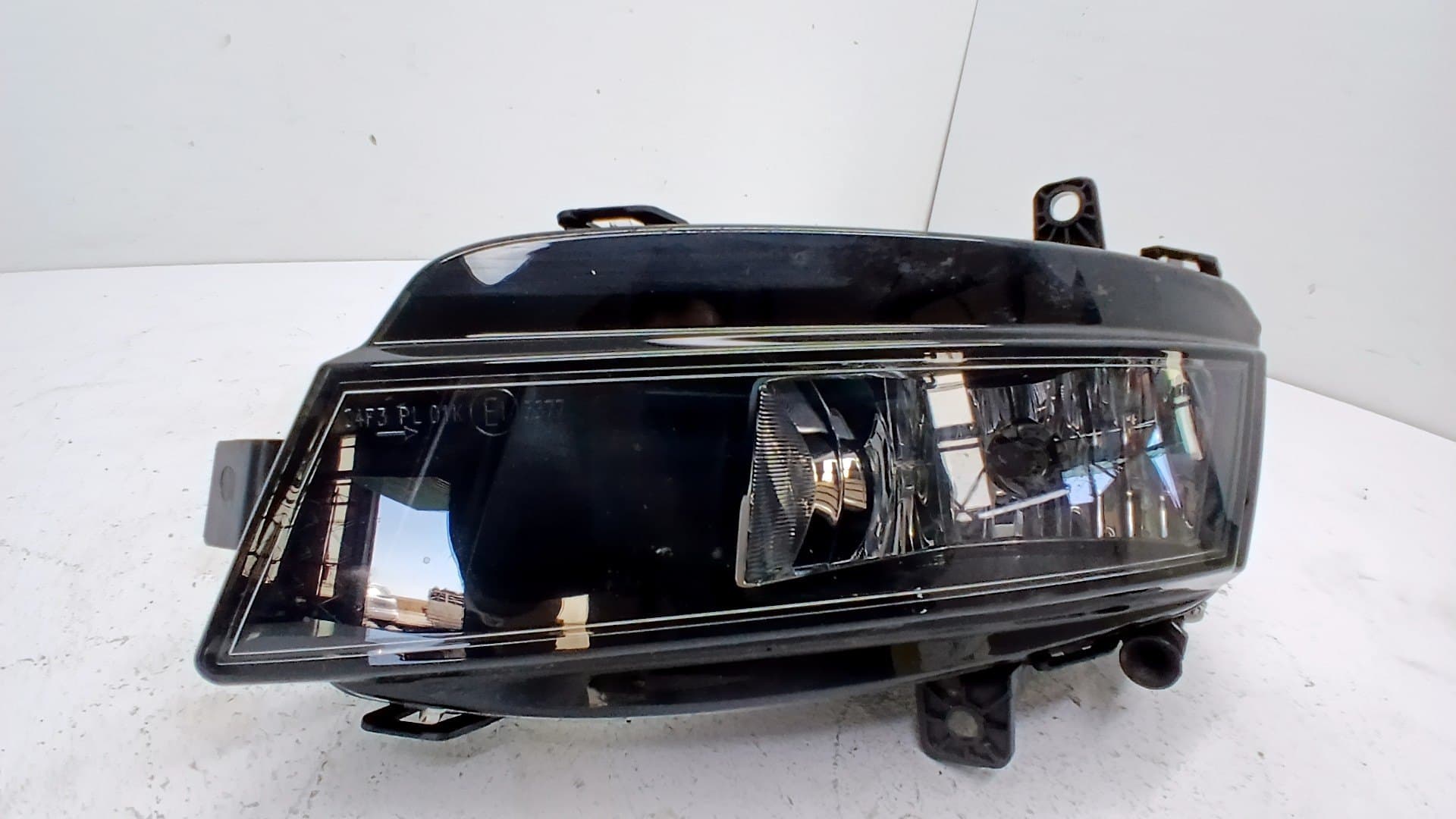 Faro antiniebla izquierdo VOLKSWAGEN GOLF VII LIM