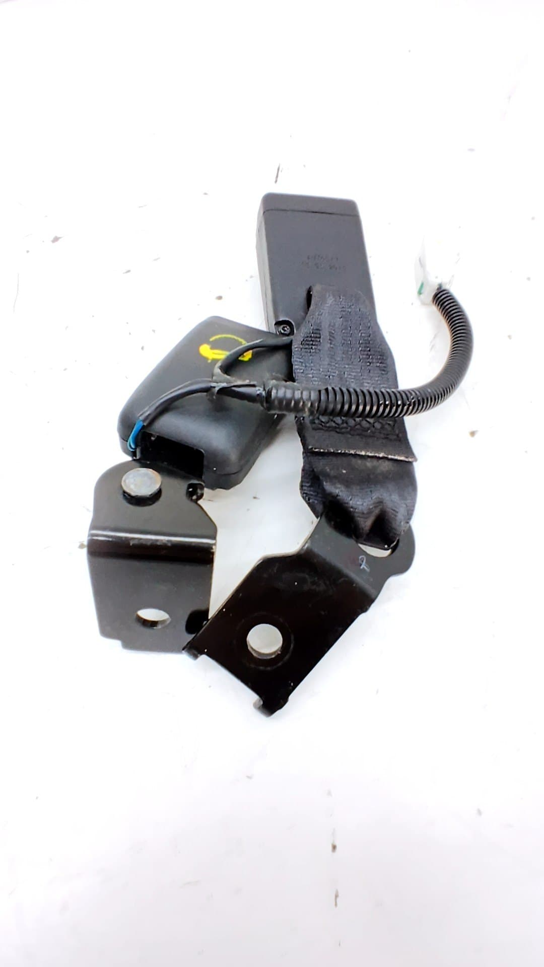 Enganche cinturon trasero derecho HYUNDAI I20 2