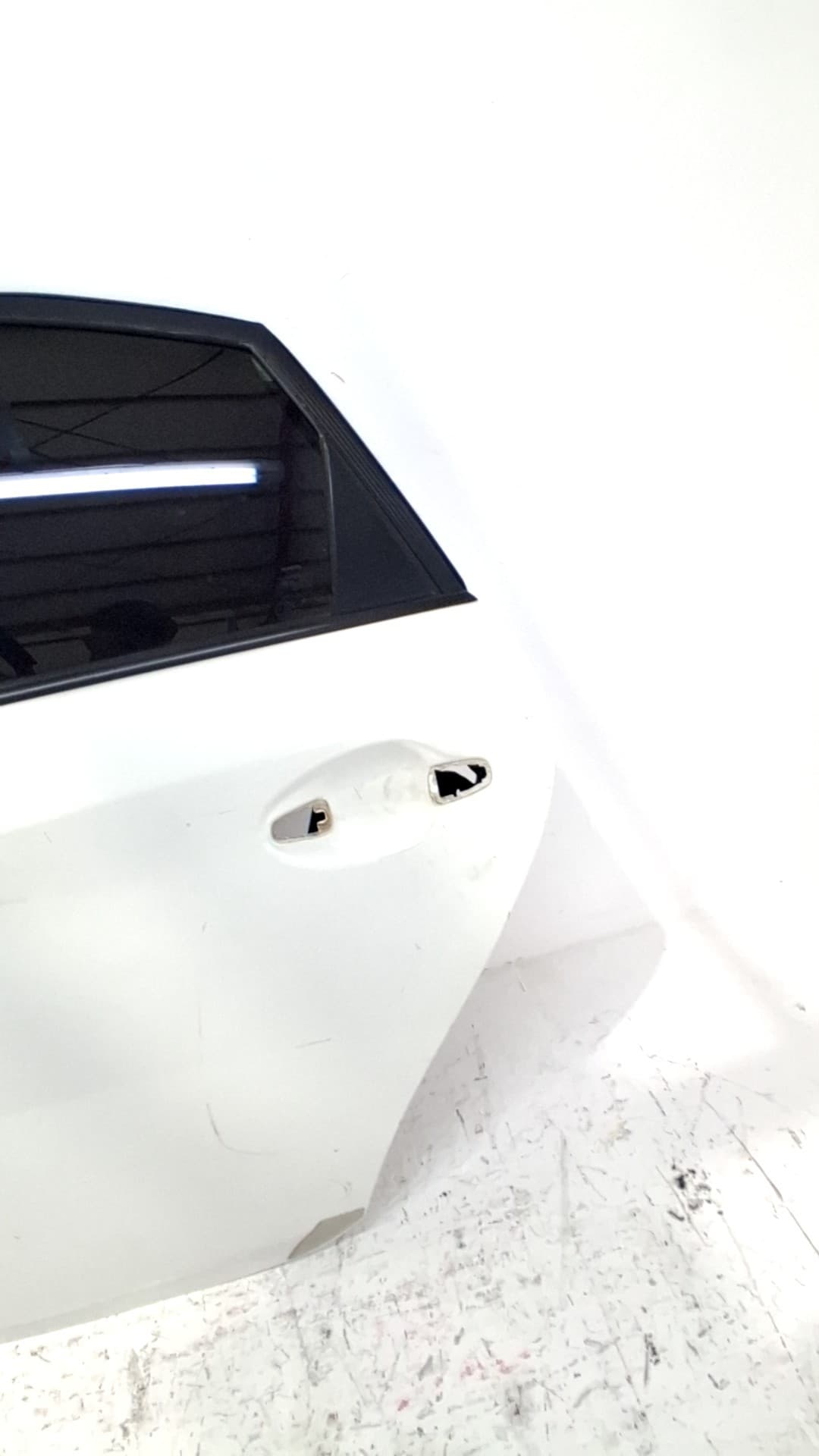 Puerta trasera izquierda TOYOTA PRIUS (NHW30) 3