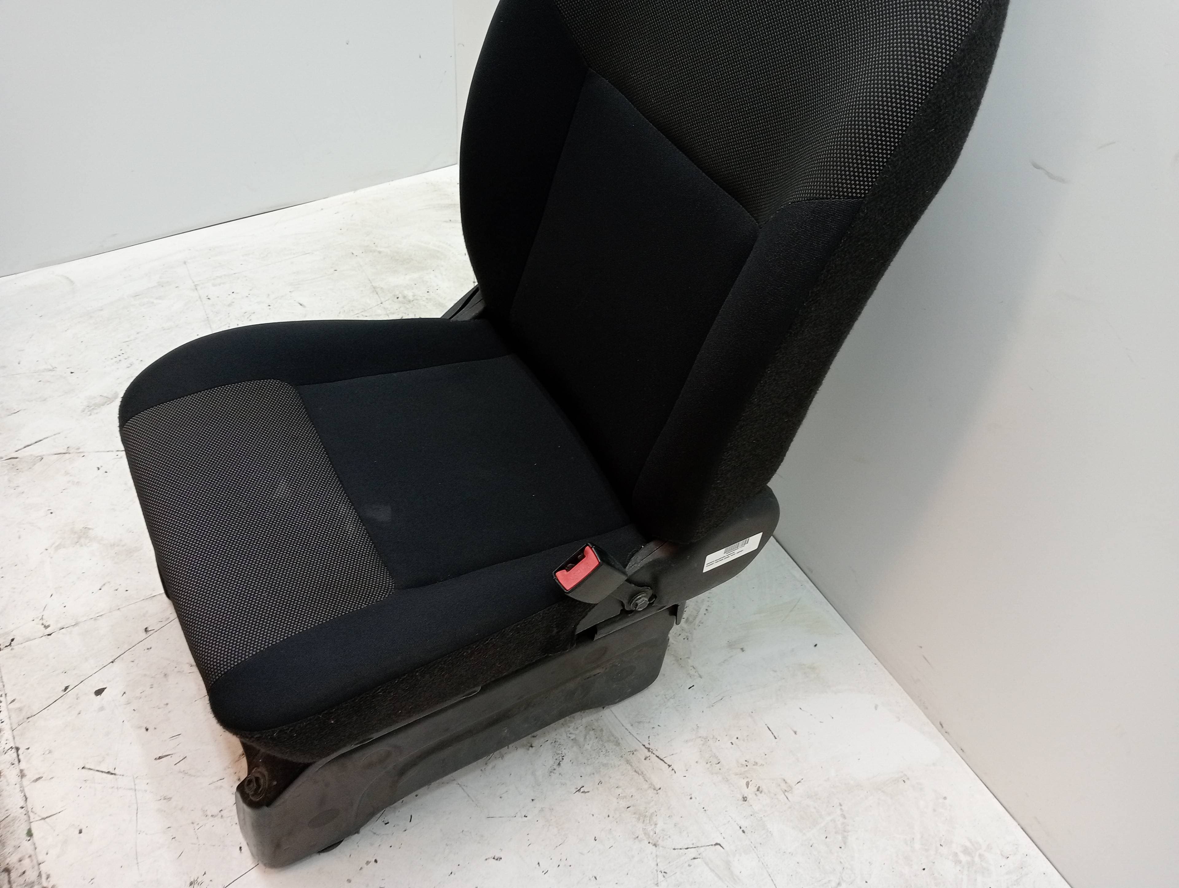 Asiento delantero derecho PEUGEOT PARTNER (2022) 3