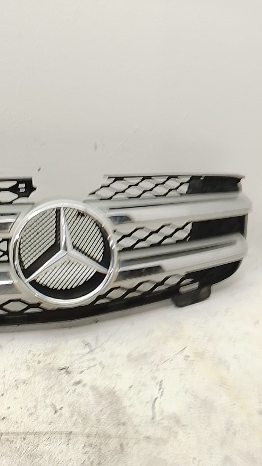 Rejilla delantera MERCEDES-BENZ CLASE GL (X164) 3