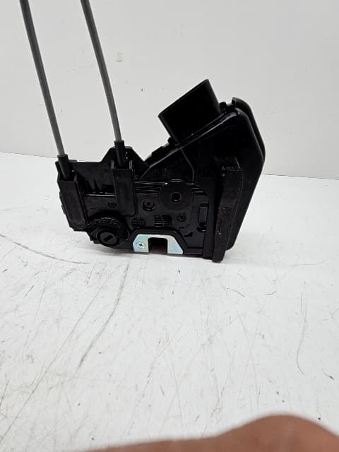 Cerradura puerta lateral derecha KIA NIRO 4