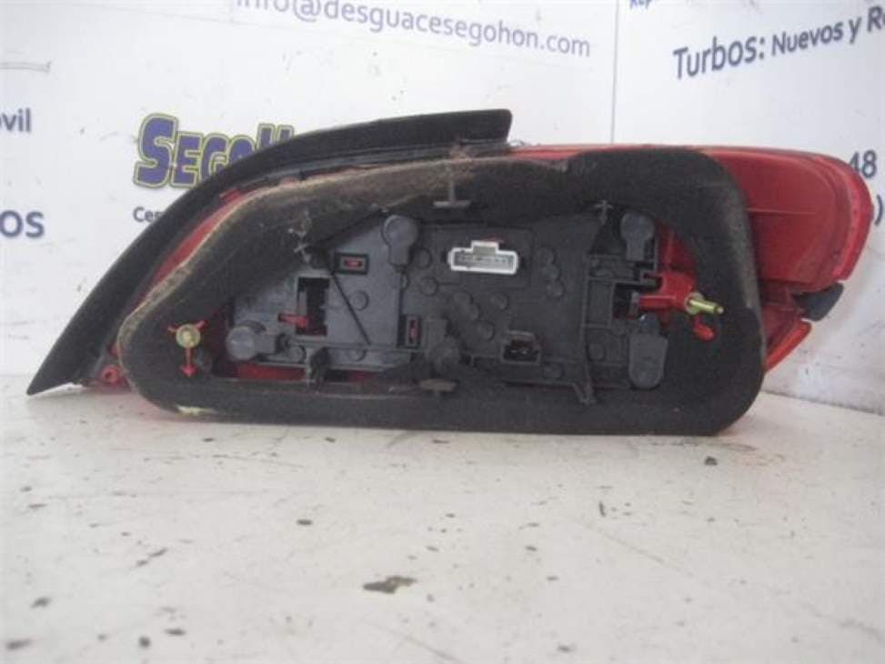 Piloto trasero izquierdo PEUGEOT 406 BERLINA (S1/S2) 2