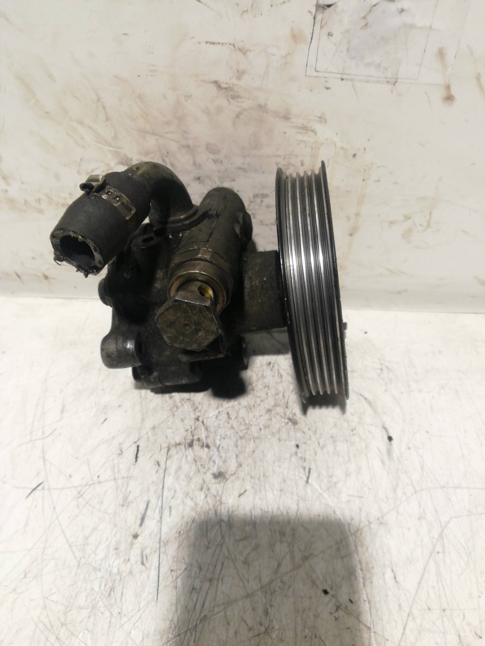 Bomba direccion AUDI A4 AVANT (B5)