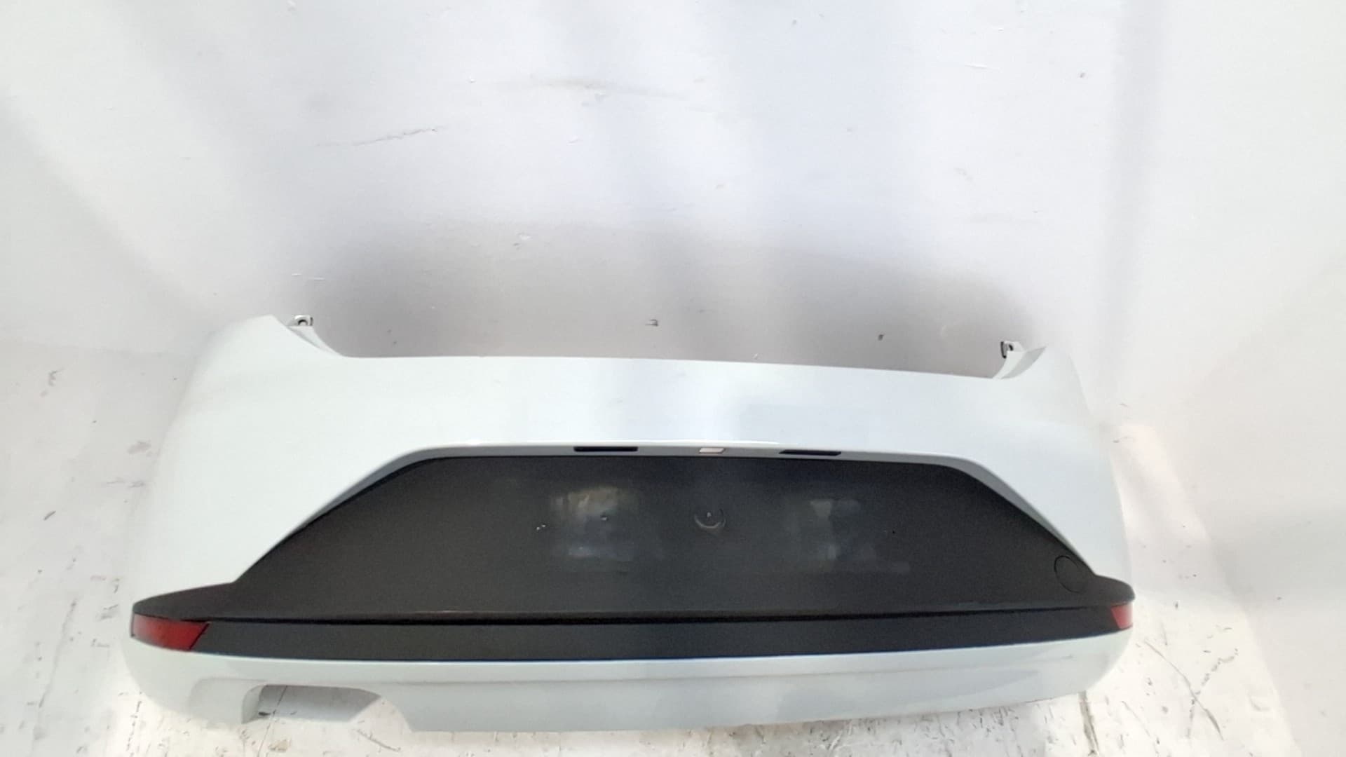 Paragolpes trasero SEAT LEON ST (5F8) 2