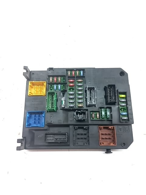 Caja reles / fusibles CITROEN C4 PICASSO
